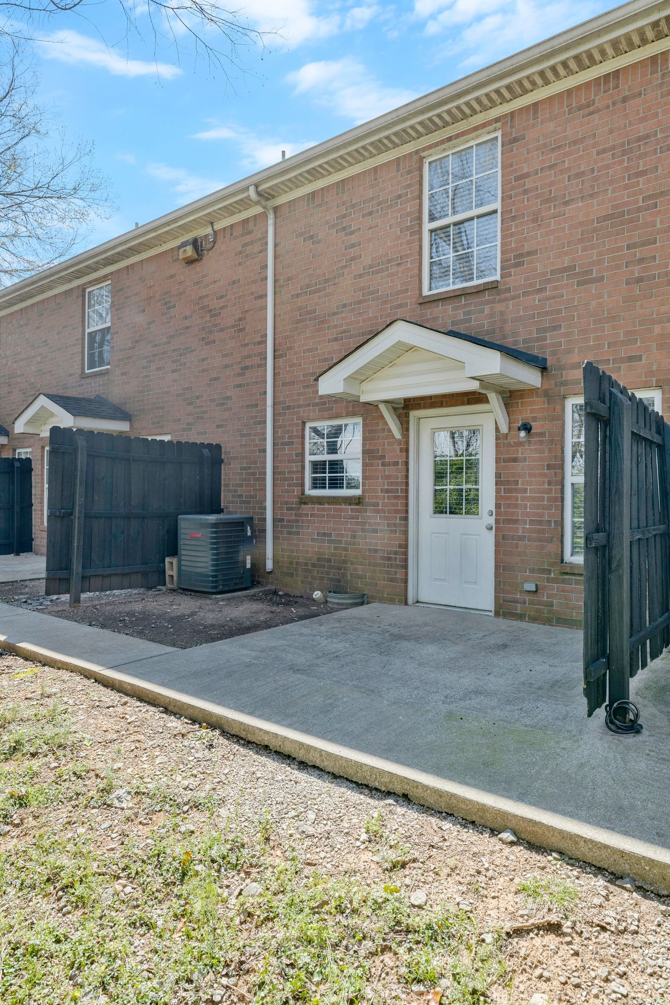 1513 Center Pointe Dr