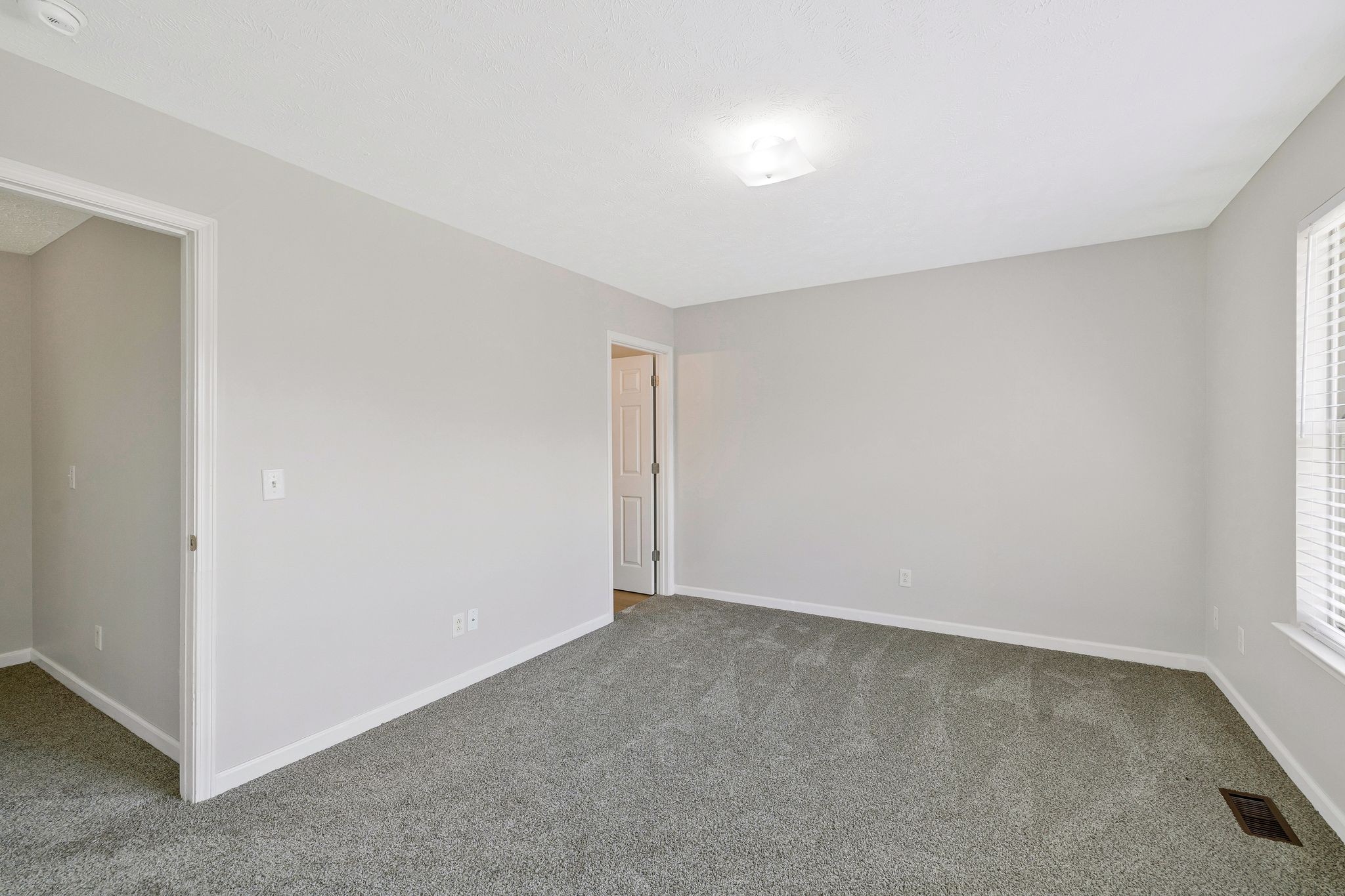 1513 Center Pointe Dr