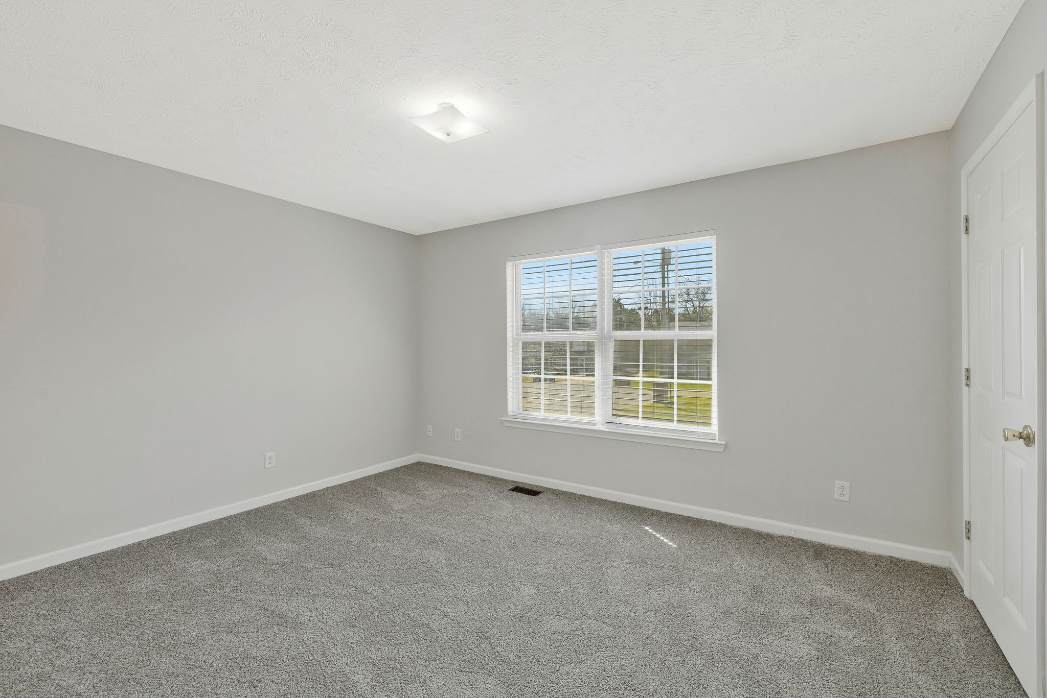 1513 Center Pointe Dr