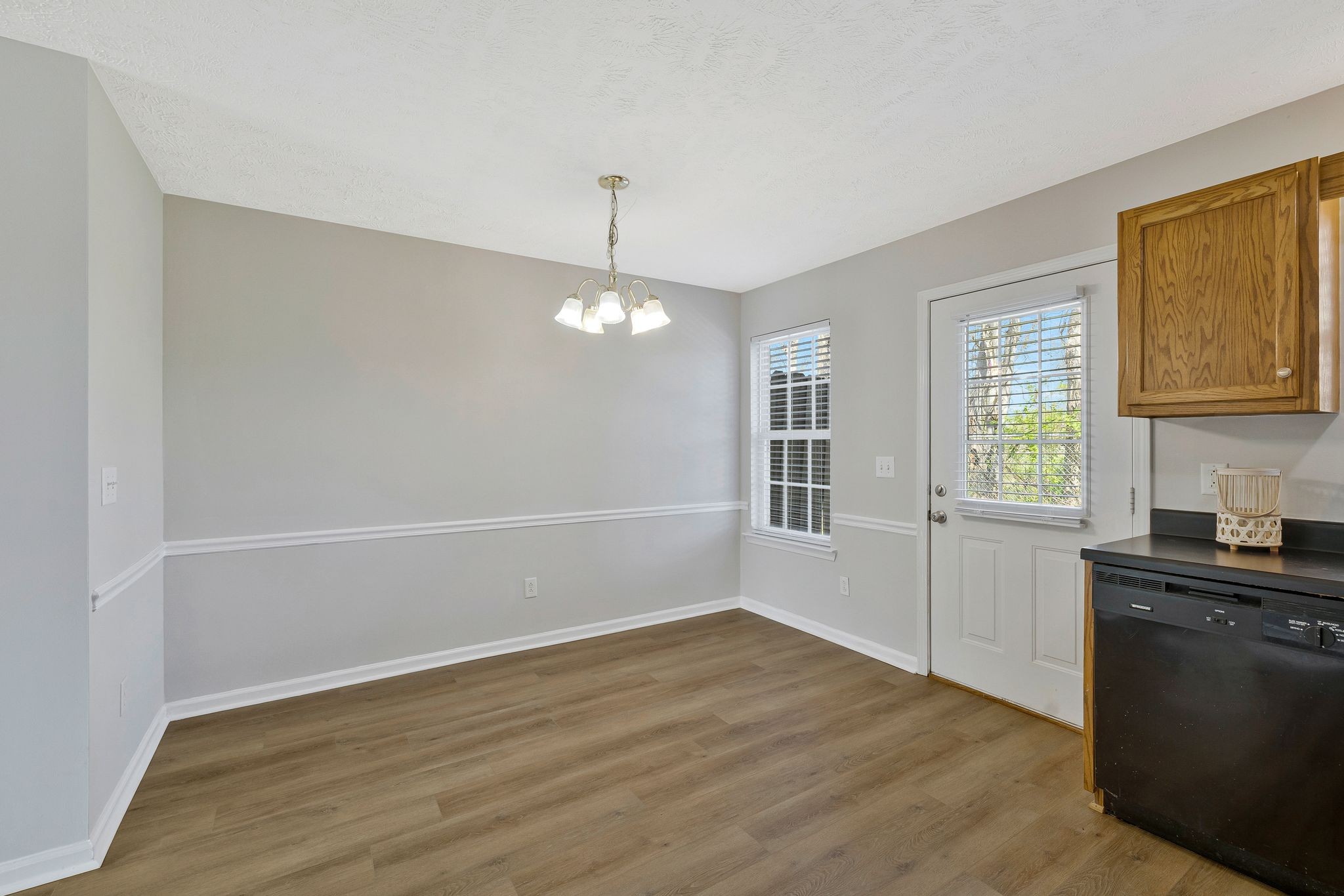 1513 Center Pointe Dr