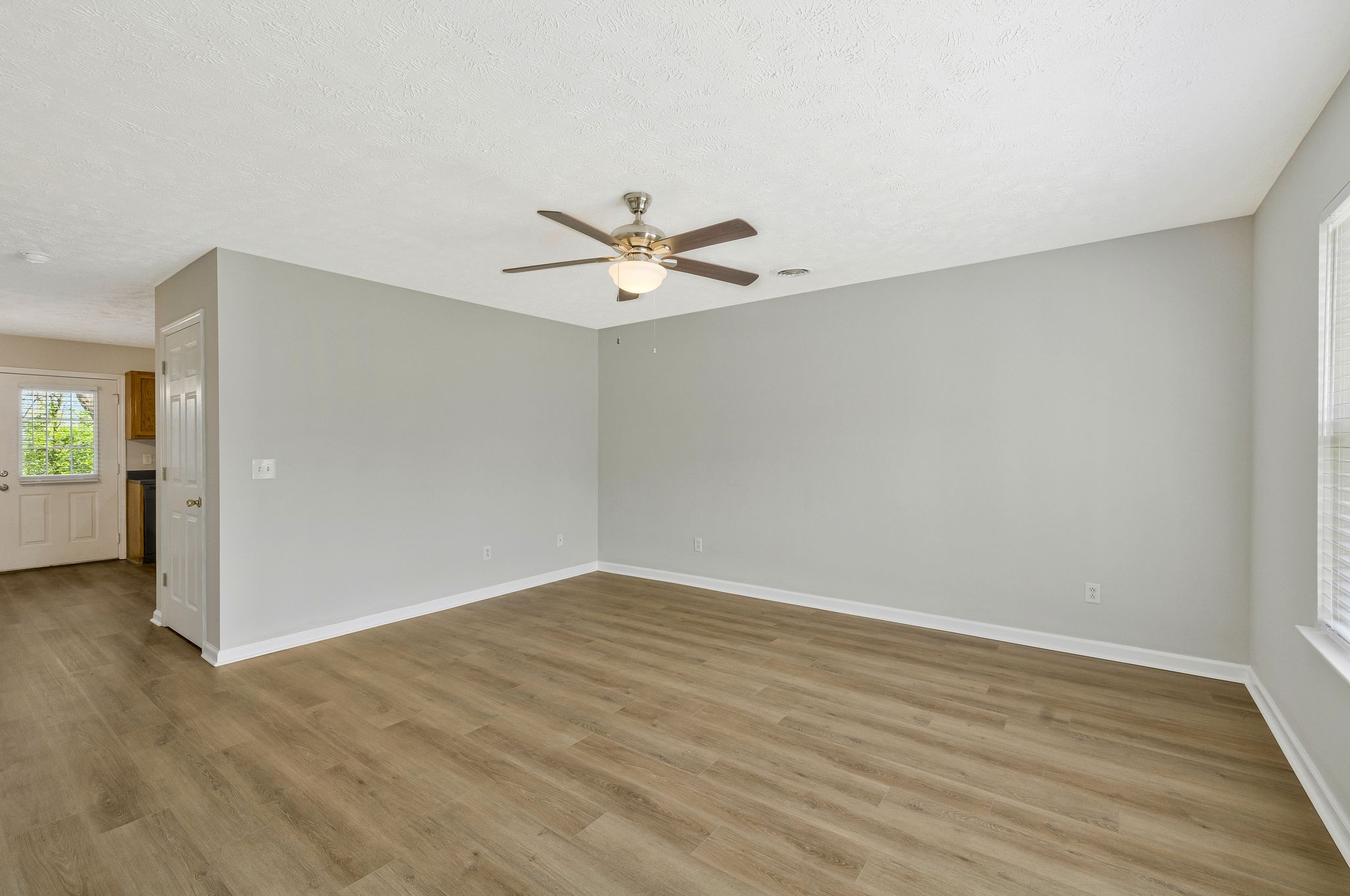 1513 Center Pointe Dr