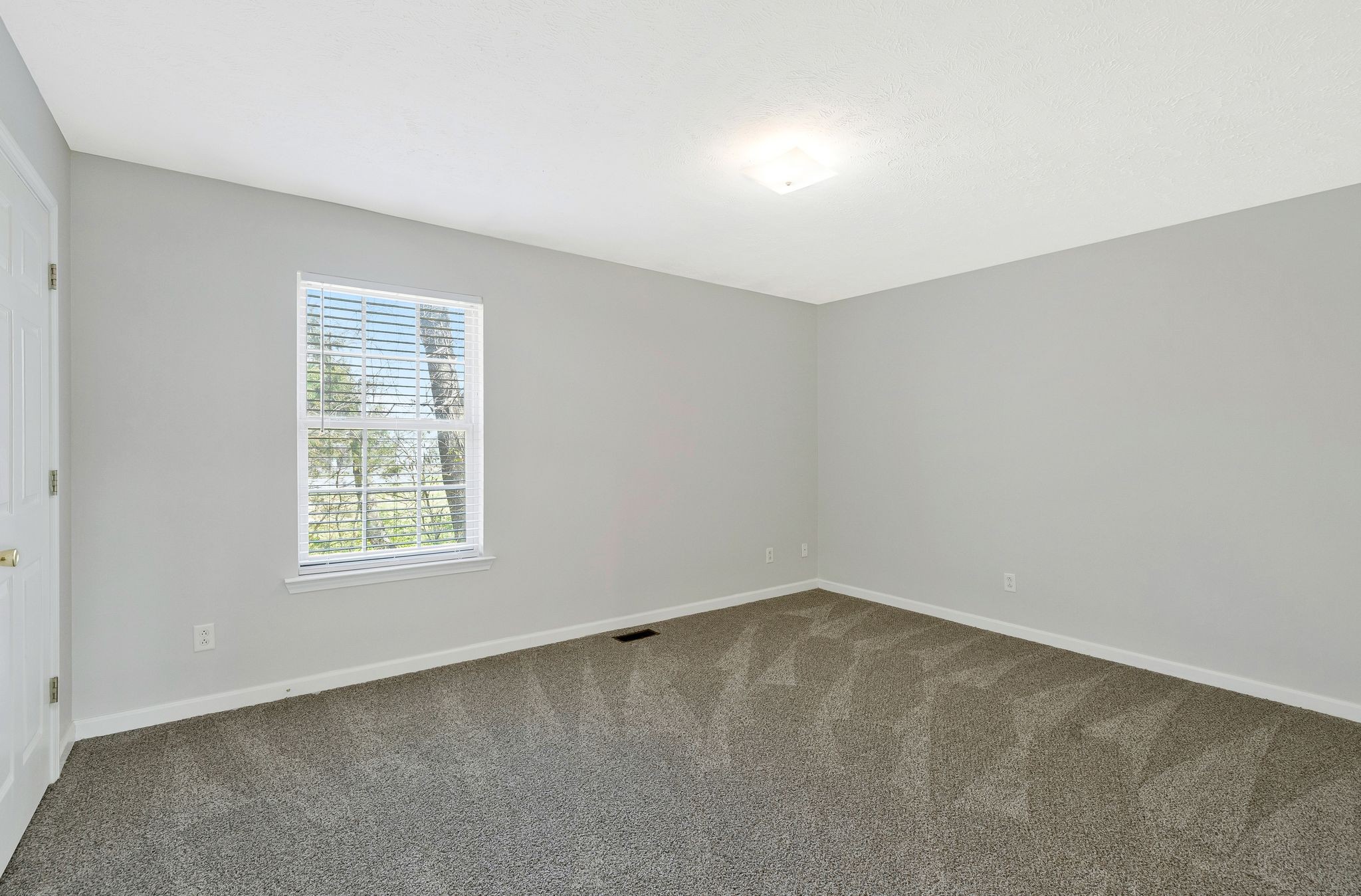 1513 Center Pointe Dr