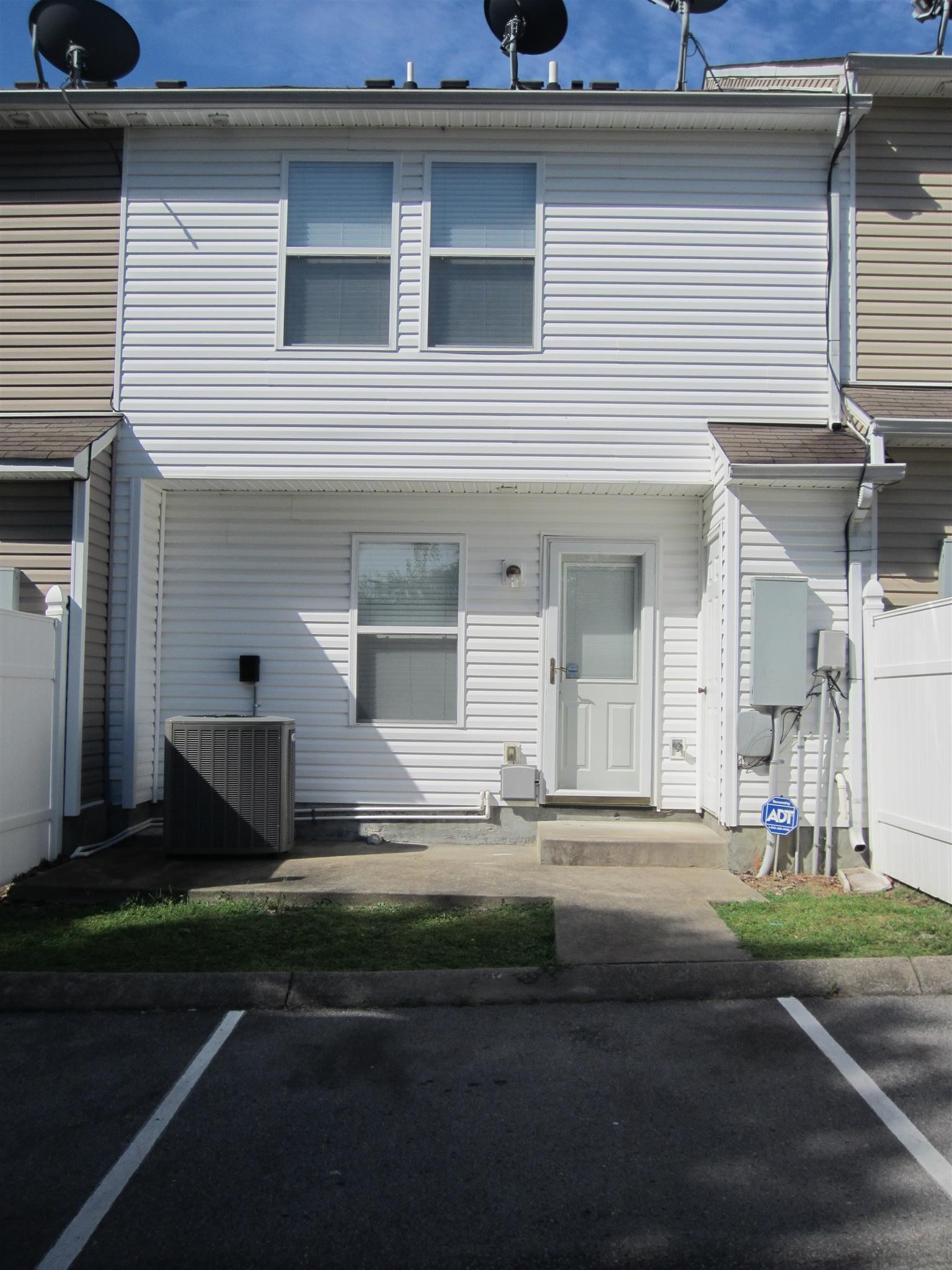 5853 Monroe Xing
