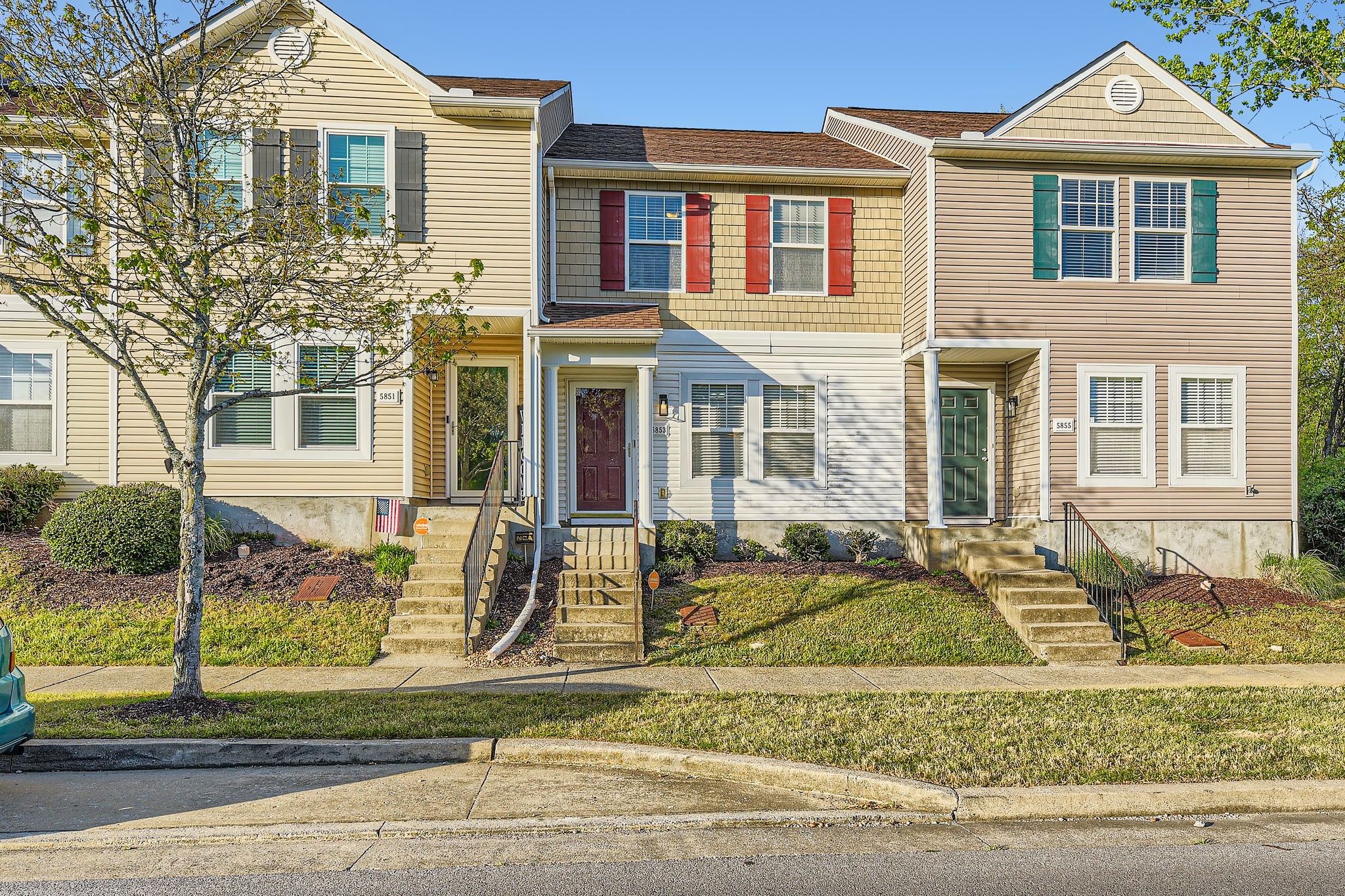 5853 Monroe Xing