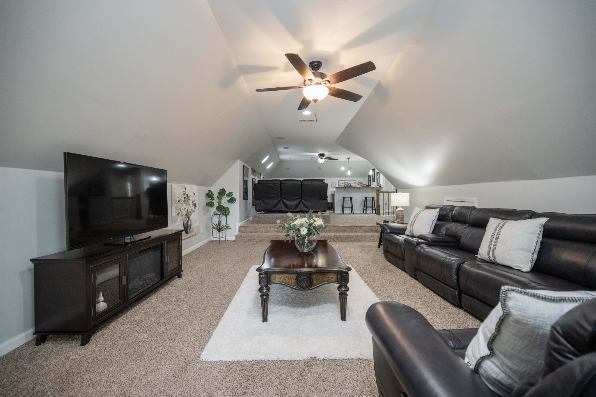 5422 Stonewood Dr