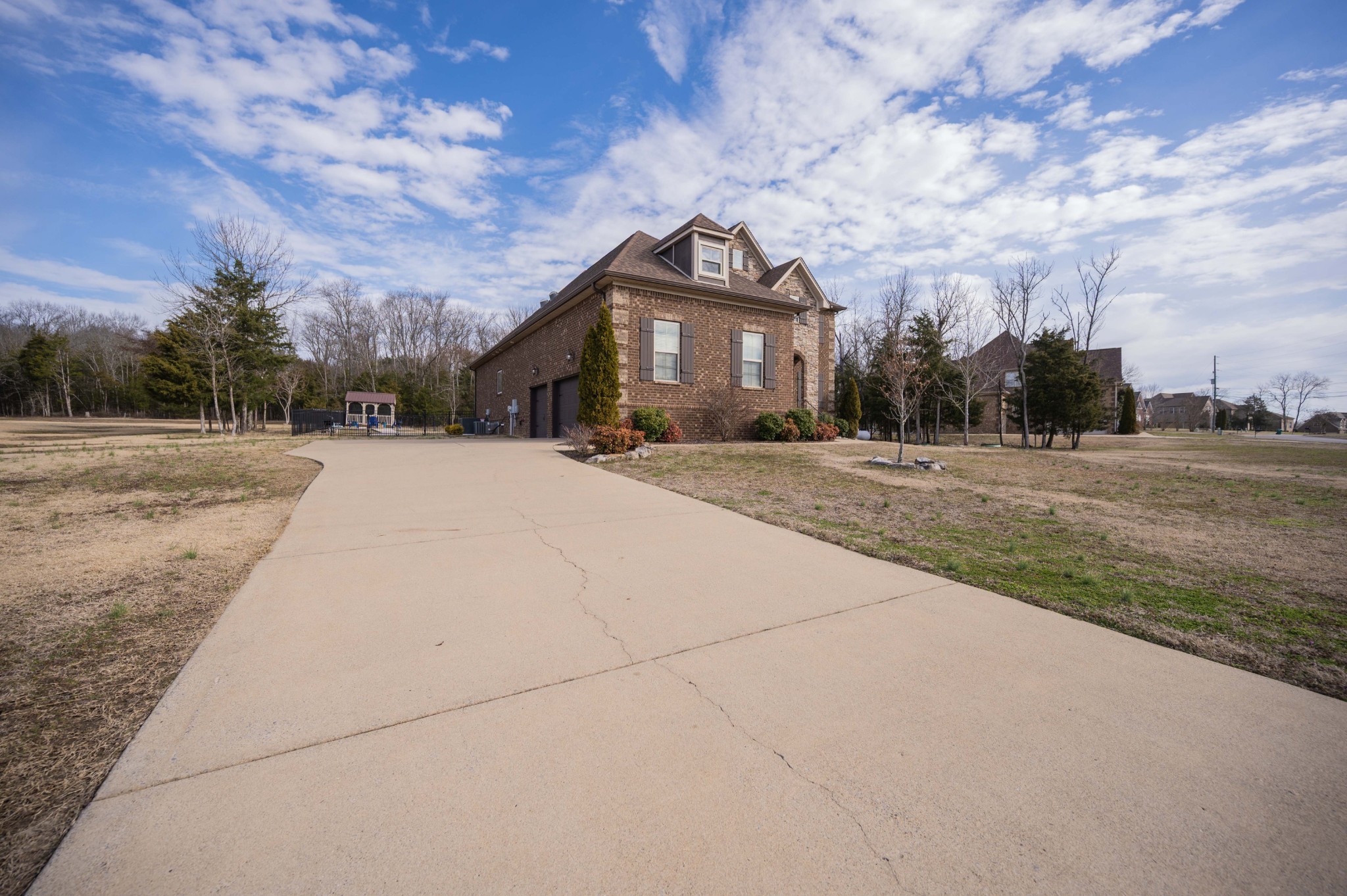 5422 Stonewood Dr
