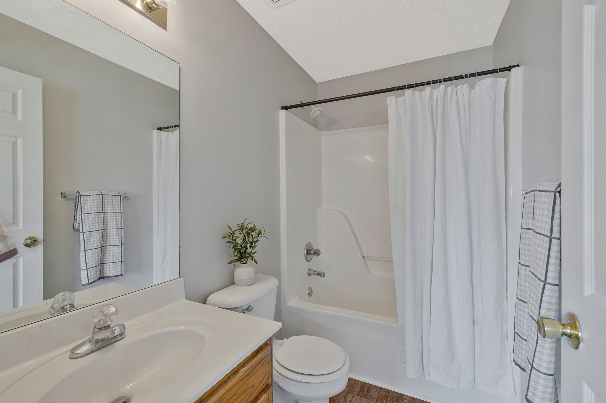 1503 Center Pointe Dr