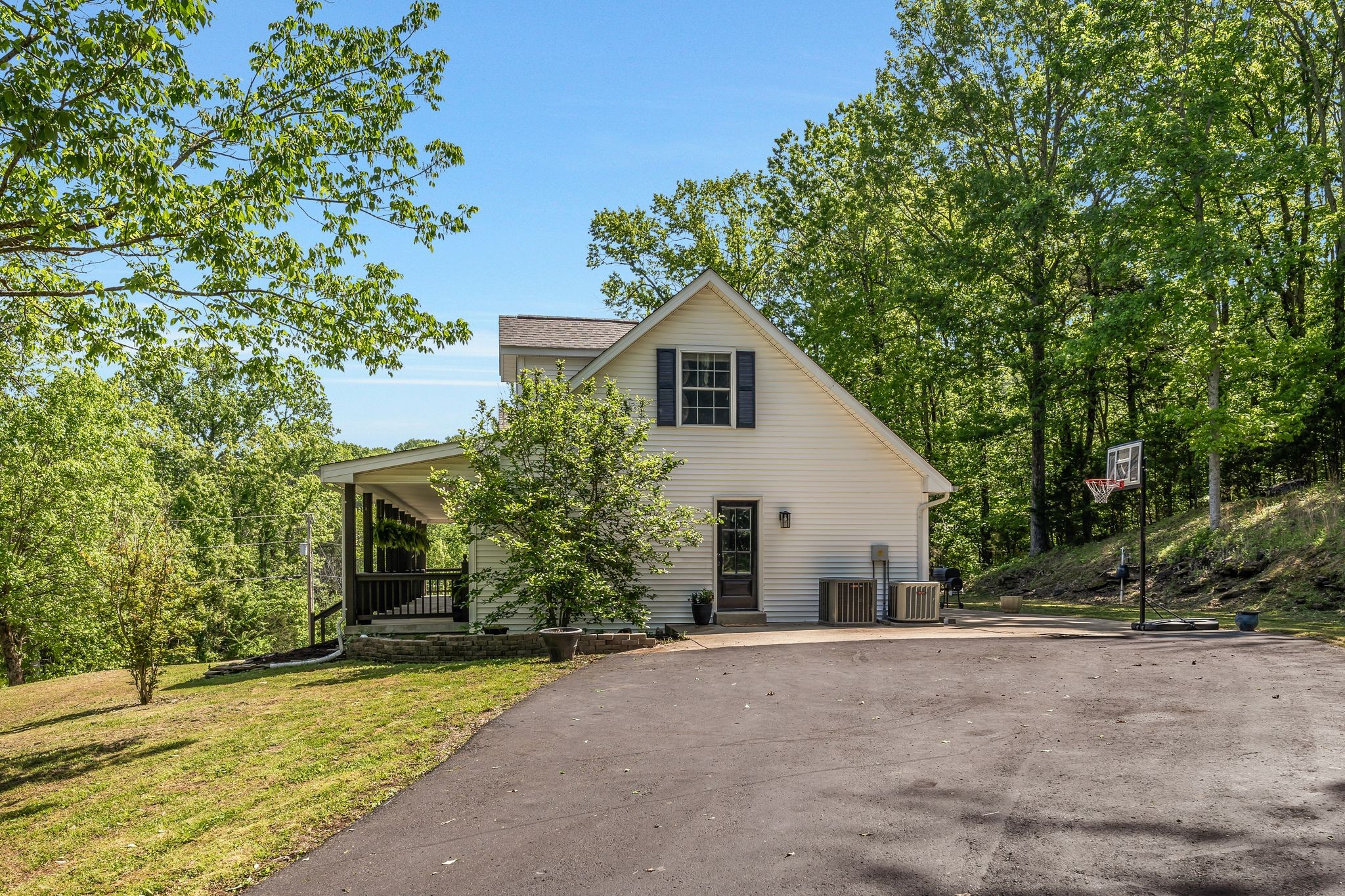 1780 Warren Hollow Rd