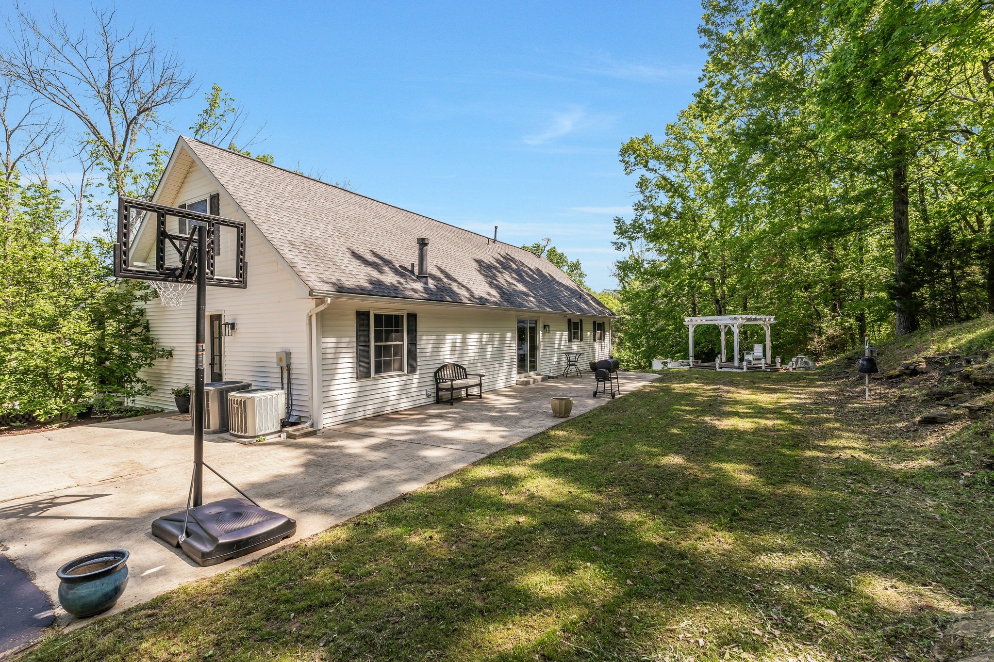 1780 Warren Hollow Rd