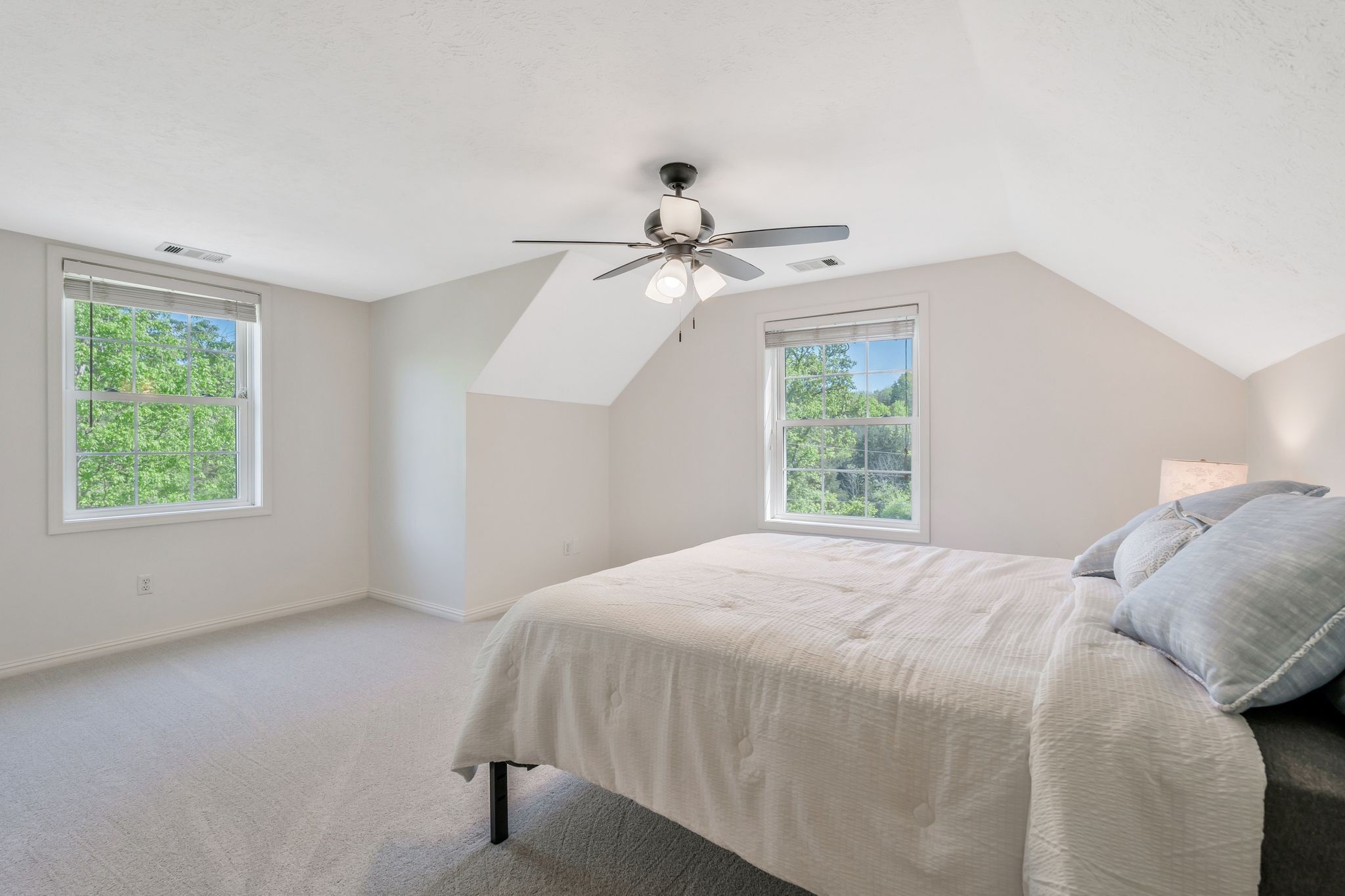 1780 Warren Hollow Rd