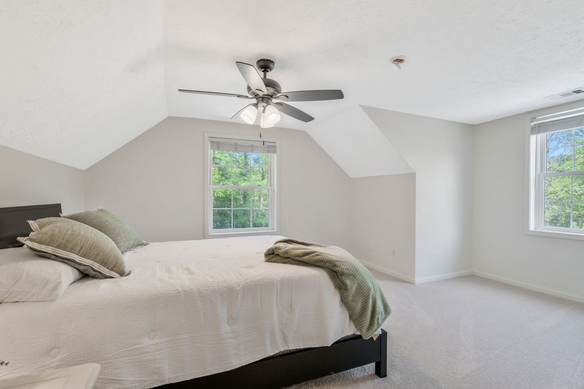 1780 Warren Hollow Rd