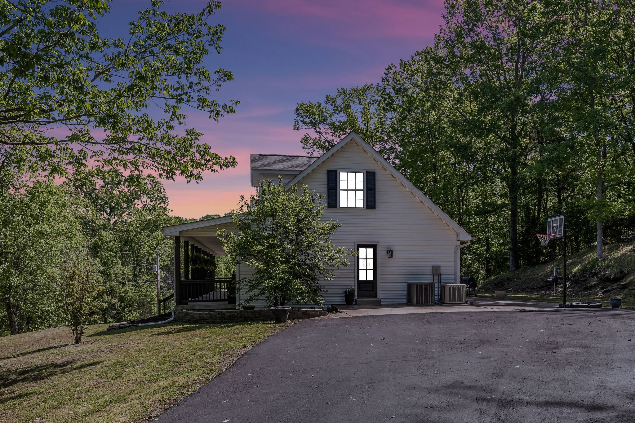 1780 Warren Hollow Rd