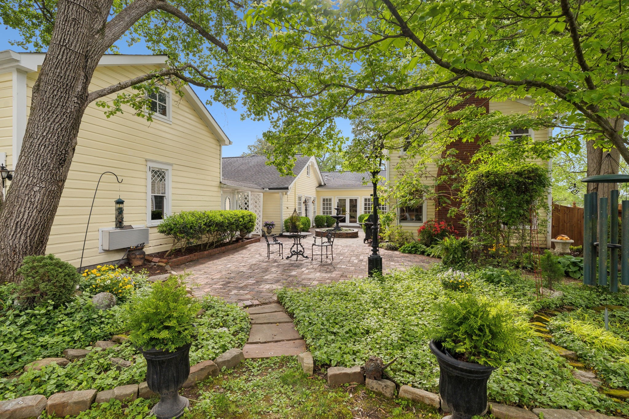 115 Lewisburg Ave