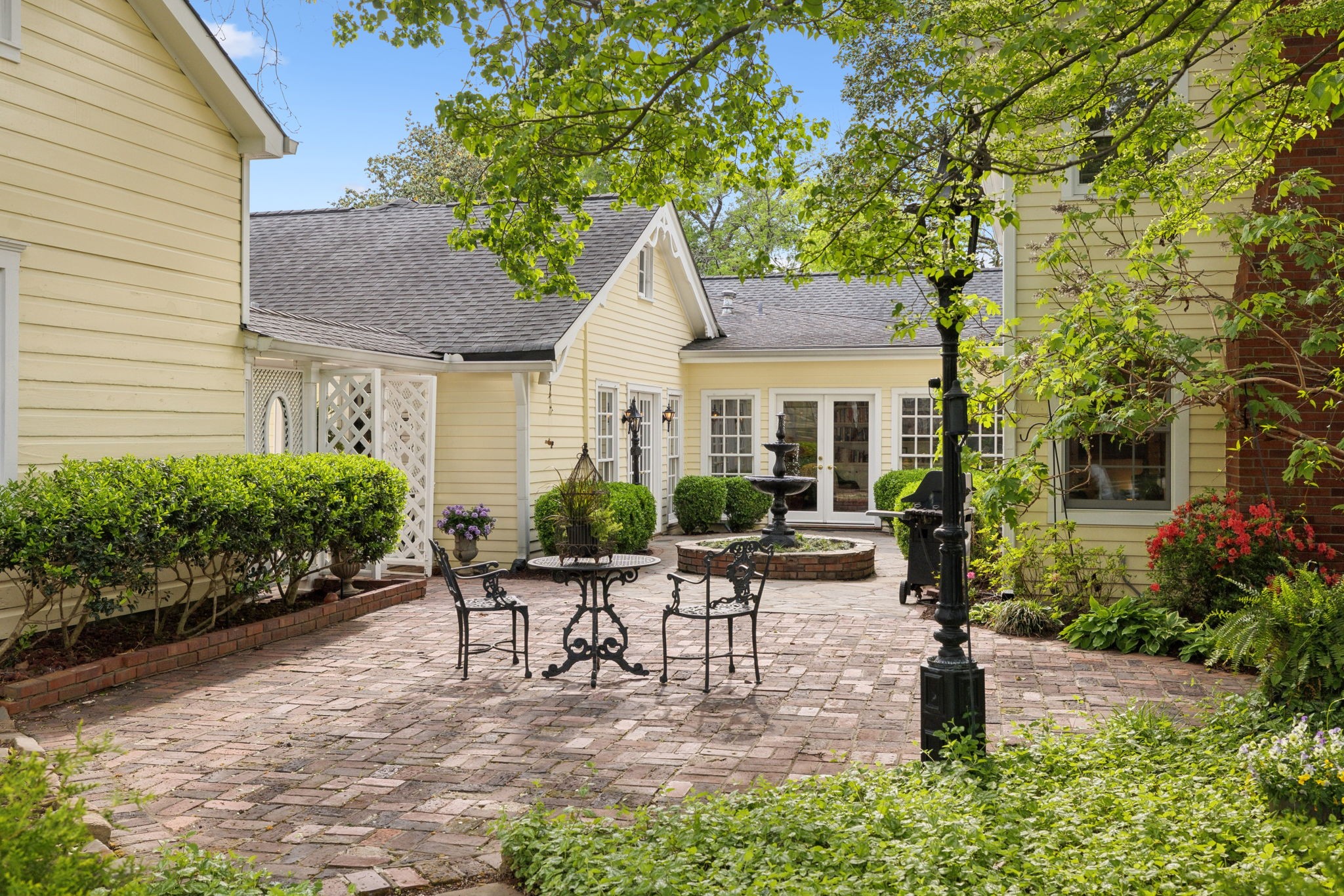 115 Lewisburg Ave