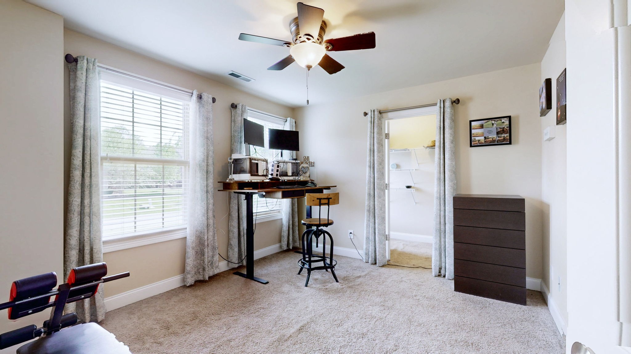 804 Twin View Dr