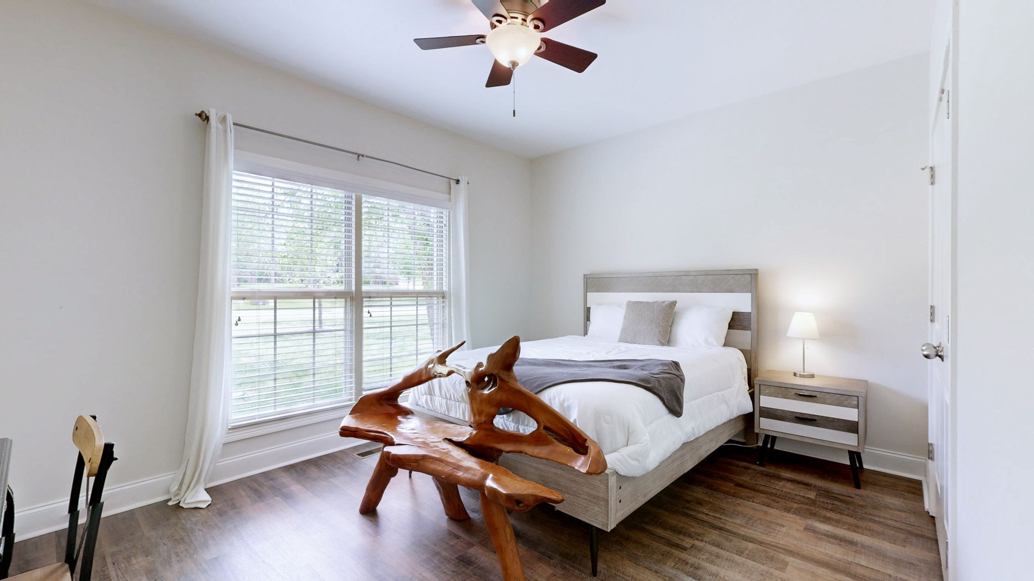 804 Twin View Dr