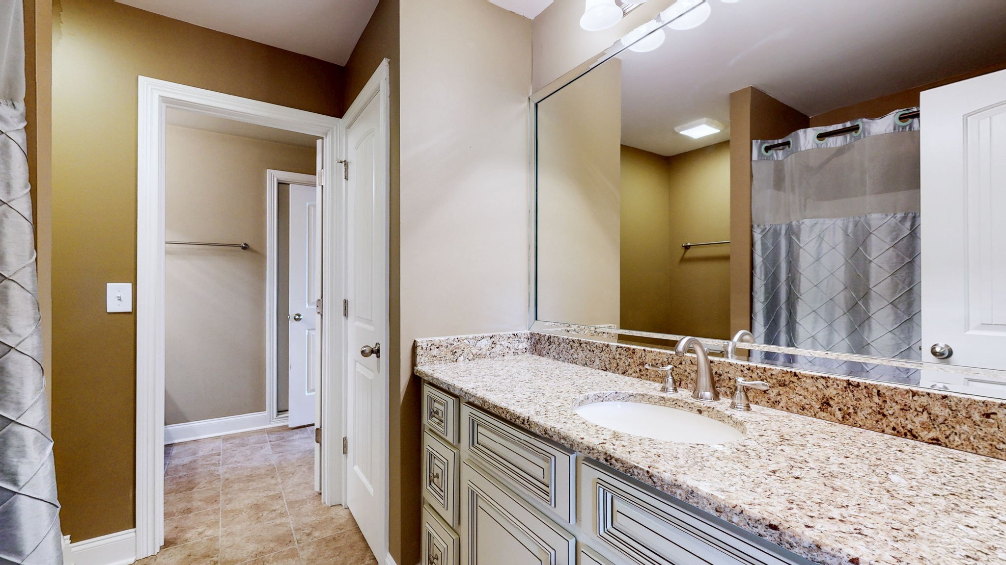 804 Twin View Dr