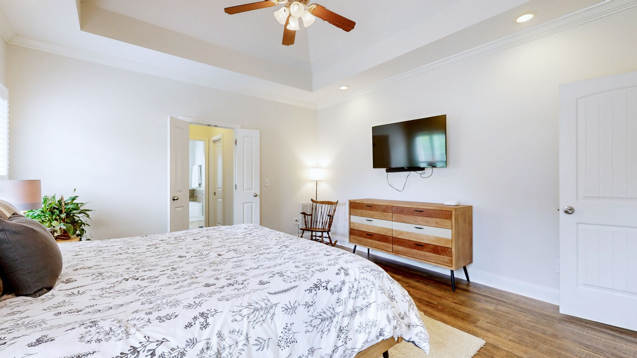 804 Twin View Dr