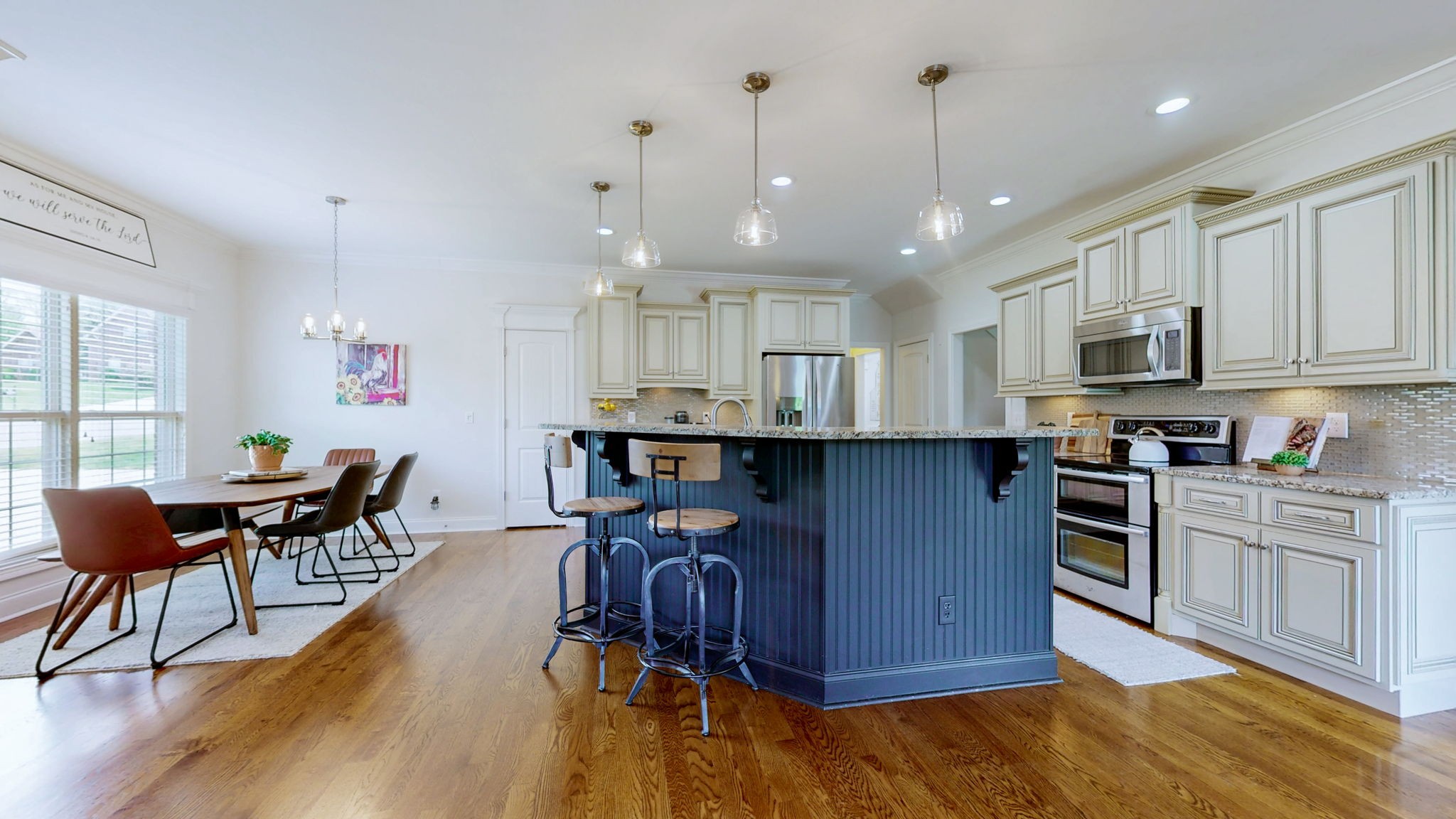 804 Twin View Dr