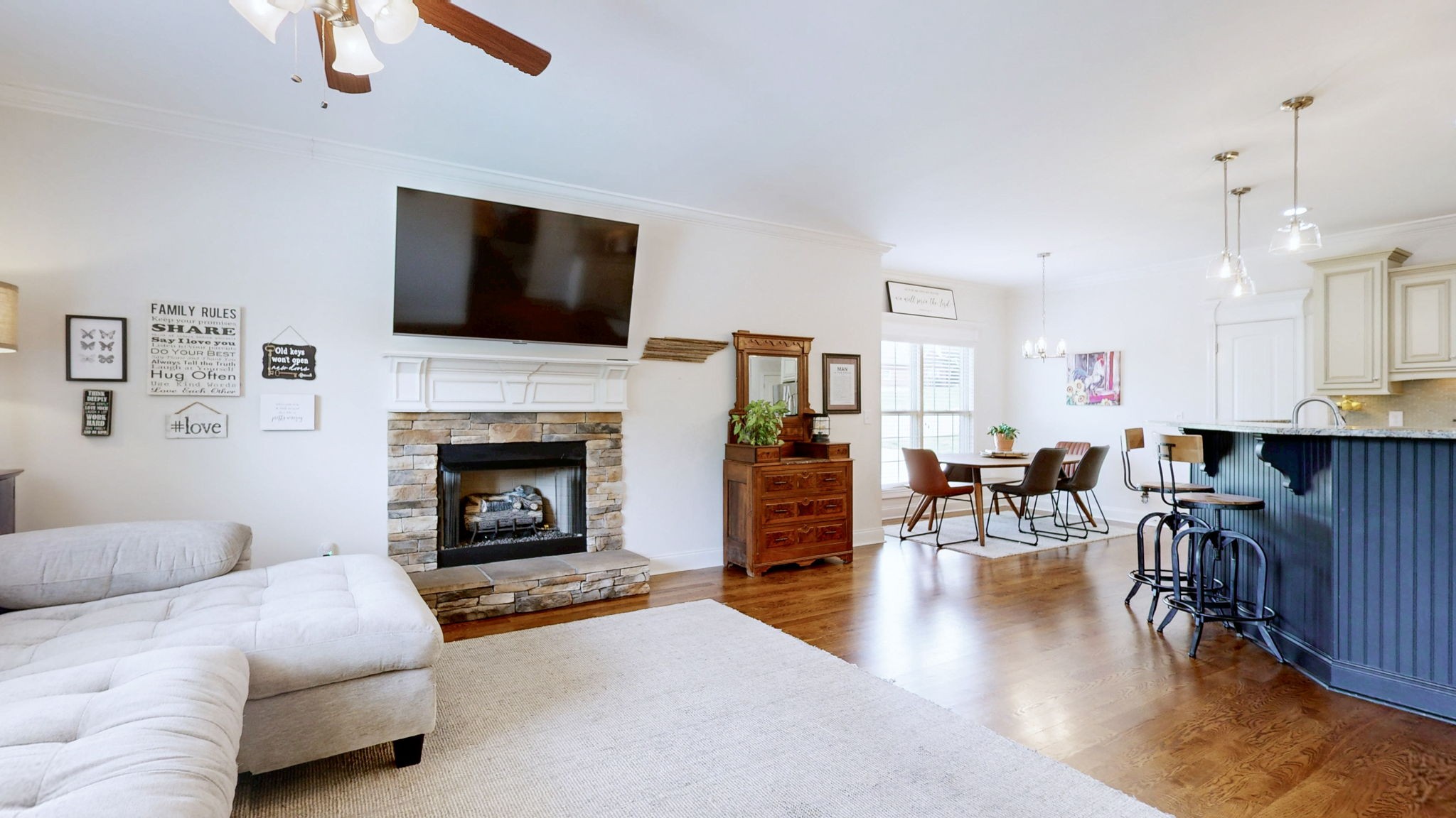 804 Twin View Dr