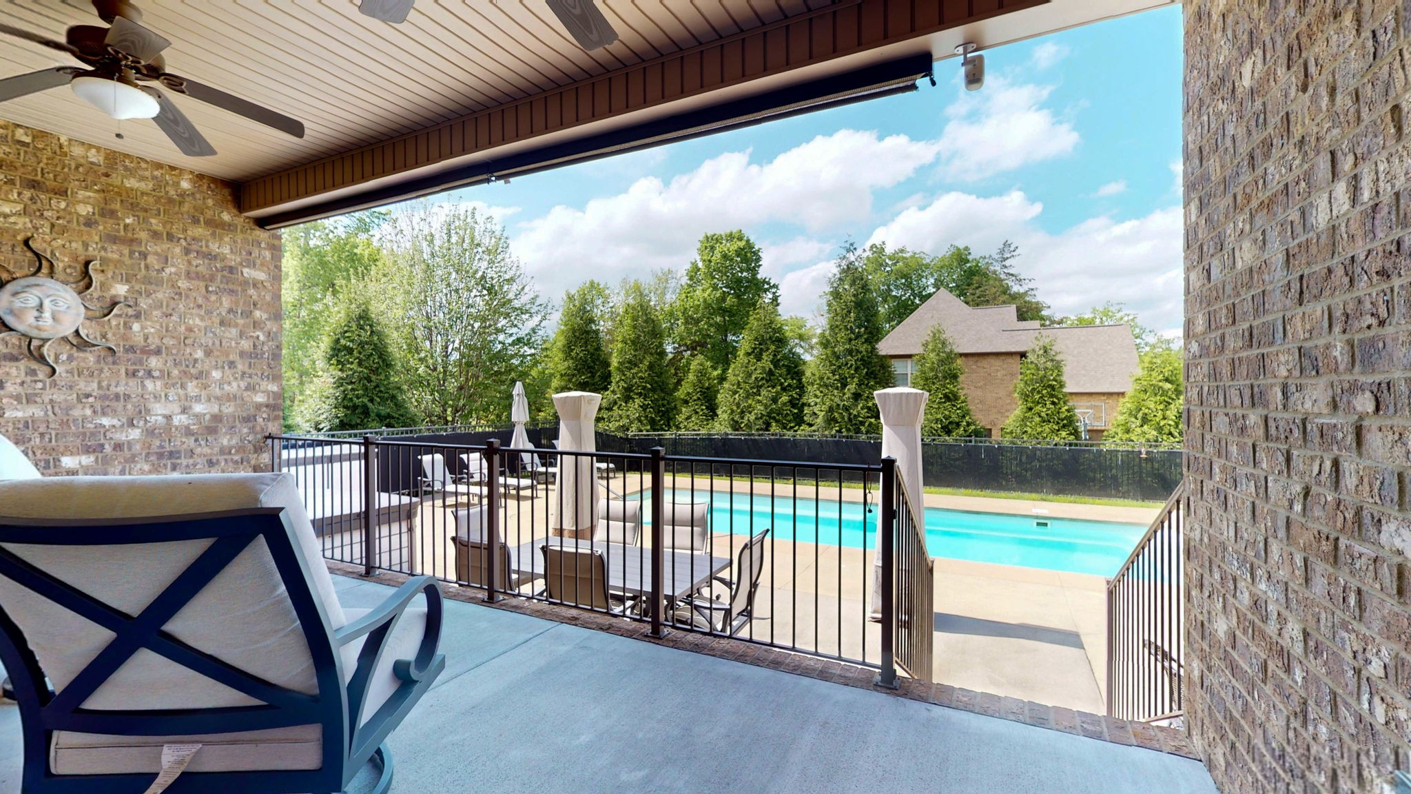 804 Twin View Dr