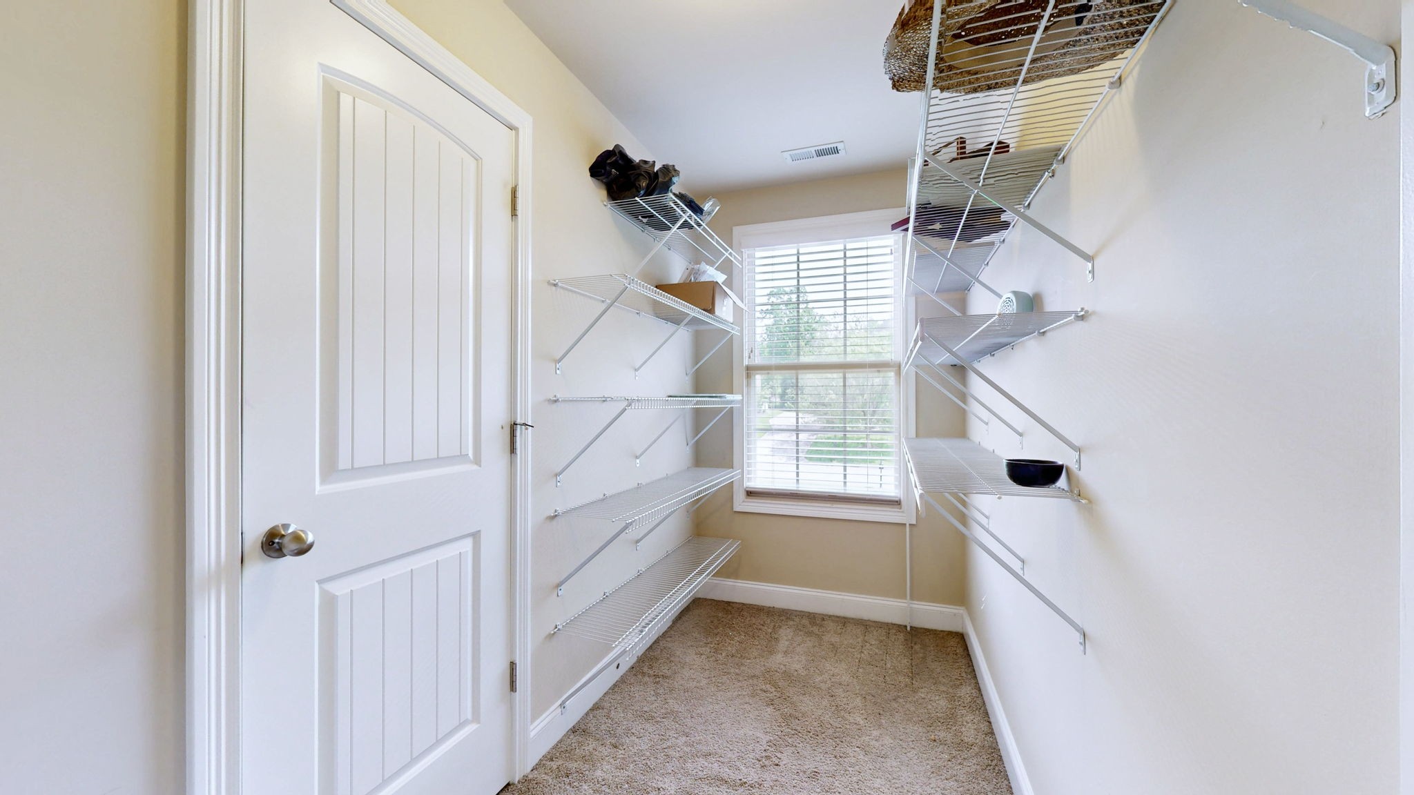 804 Twin View Dr