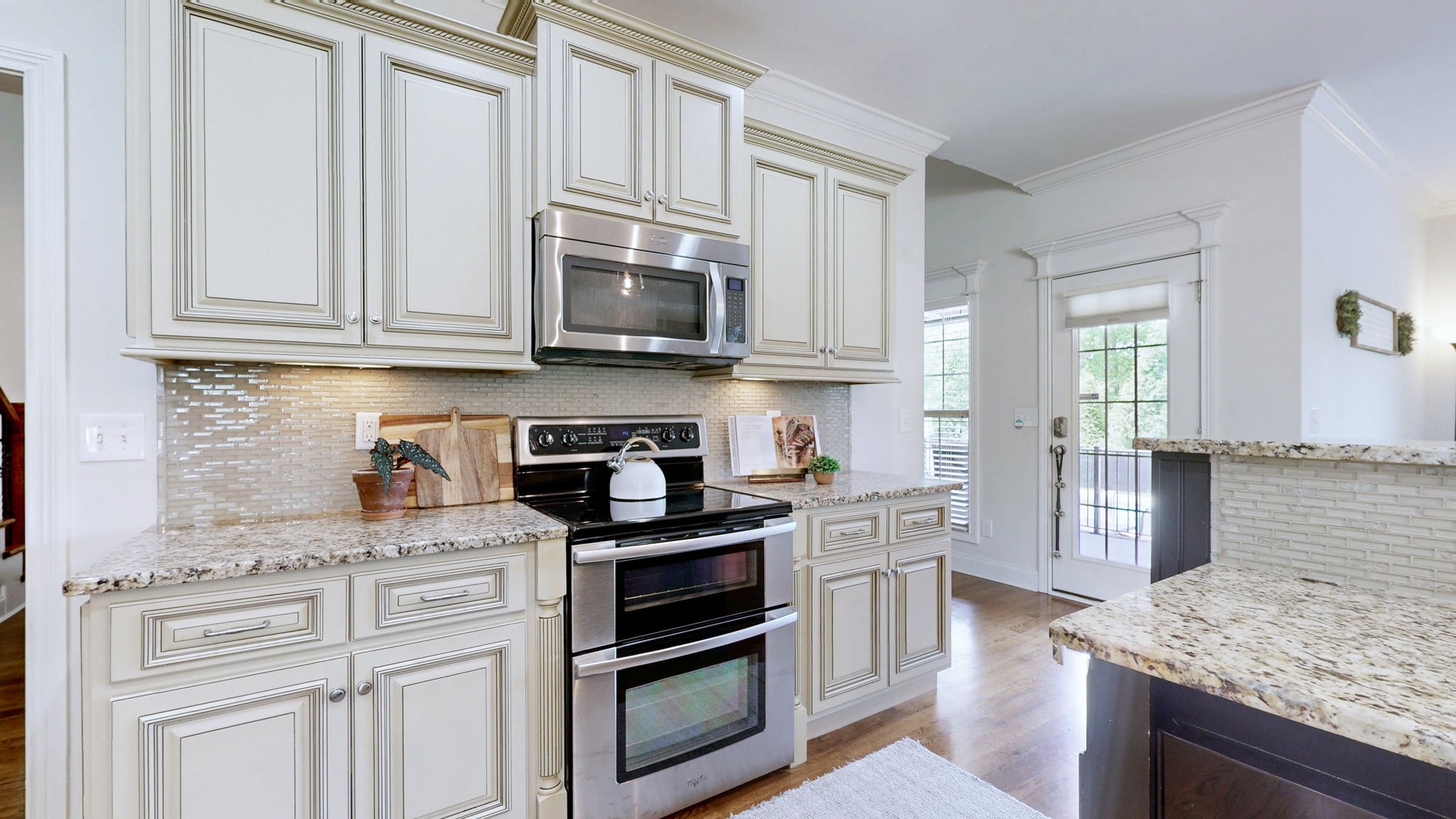 804 Twin View Dr