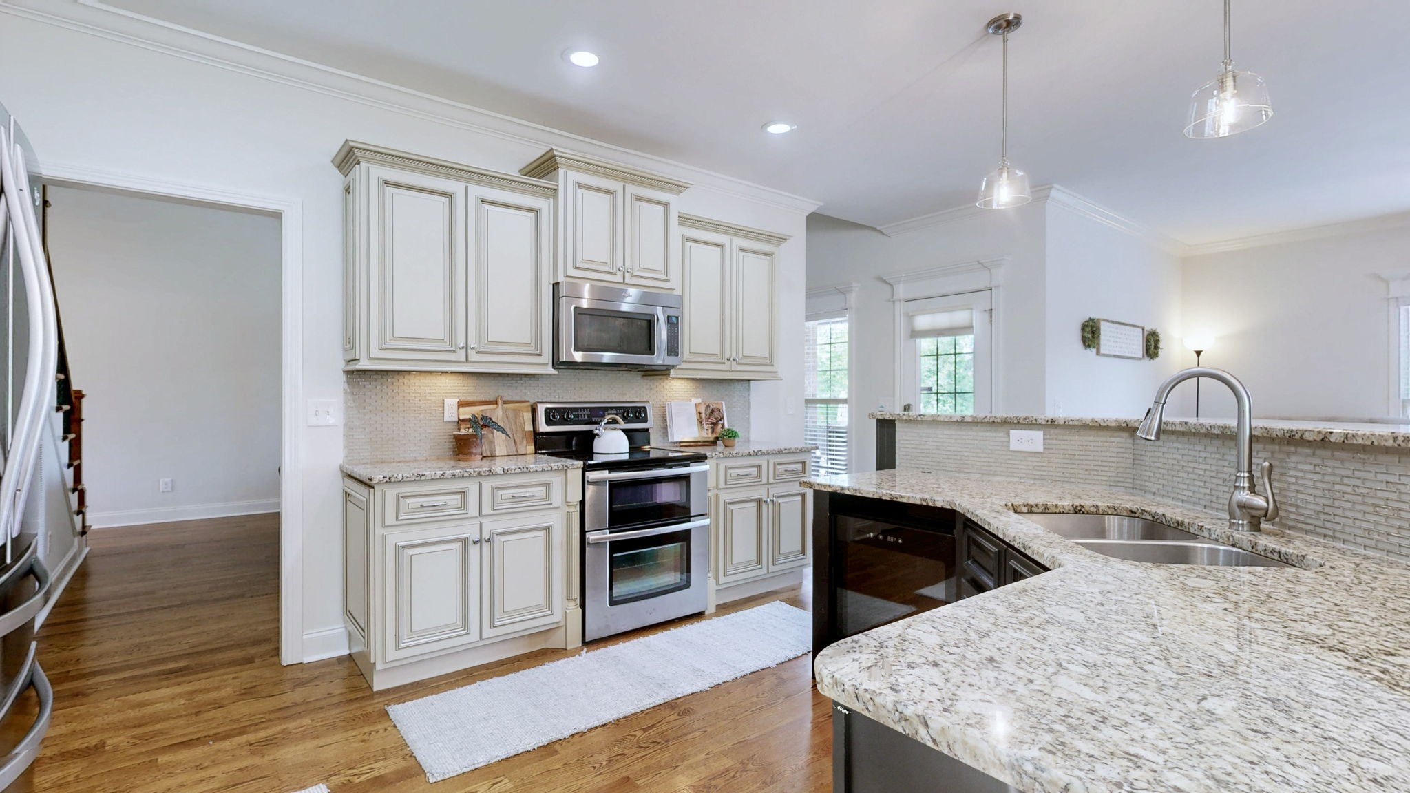 804 Twin View Dr