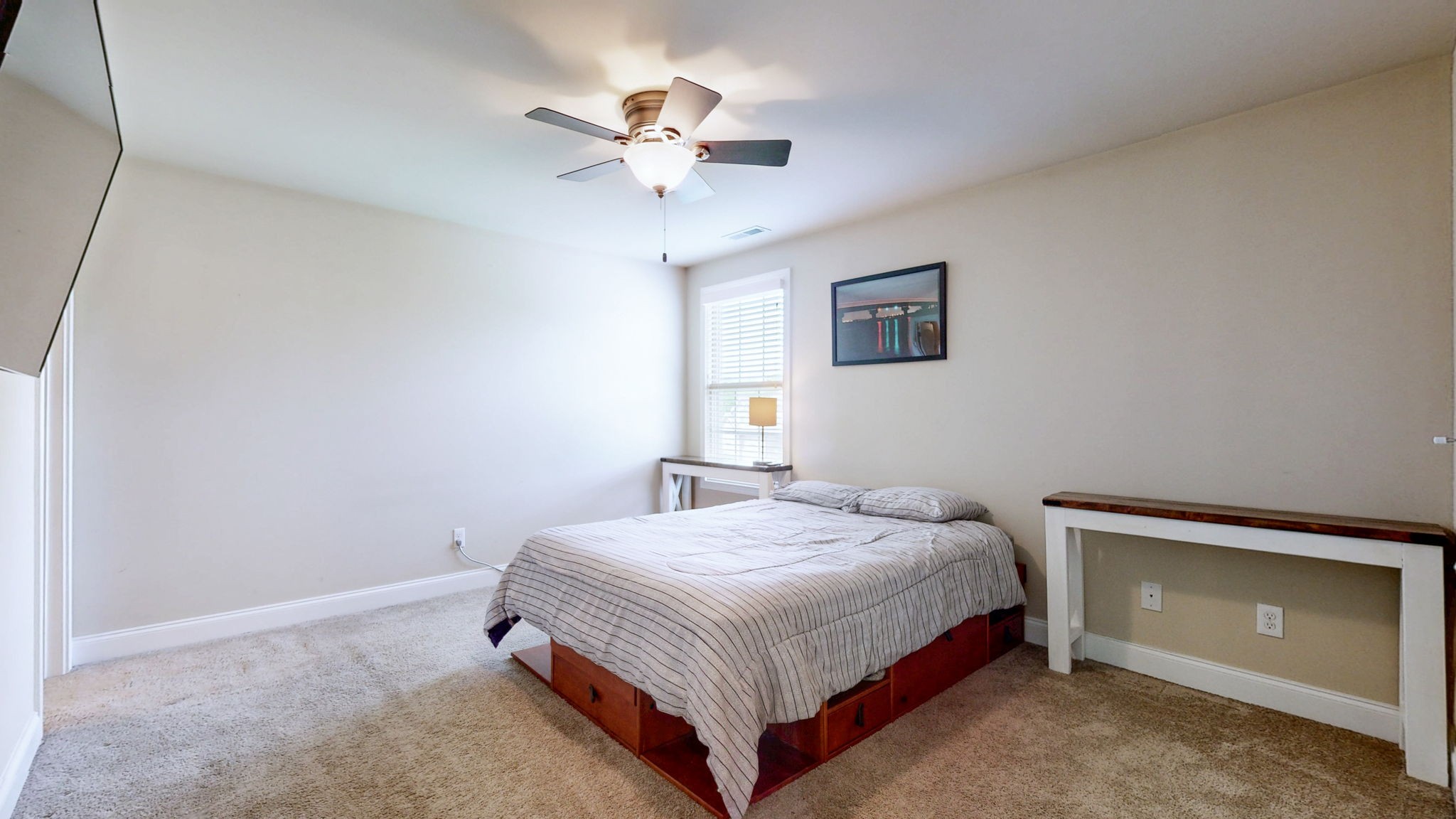 804 Twin View Dr
