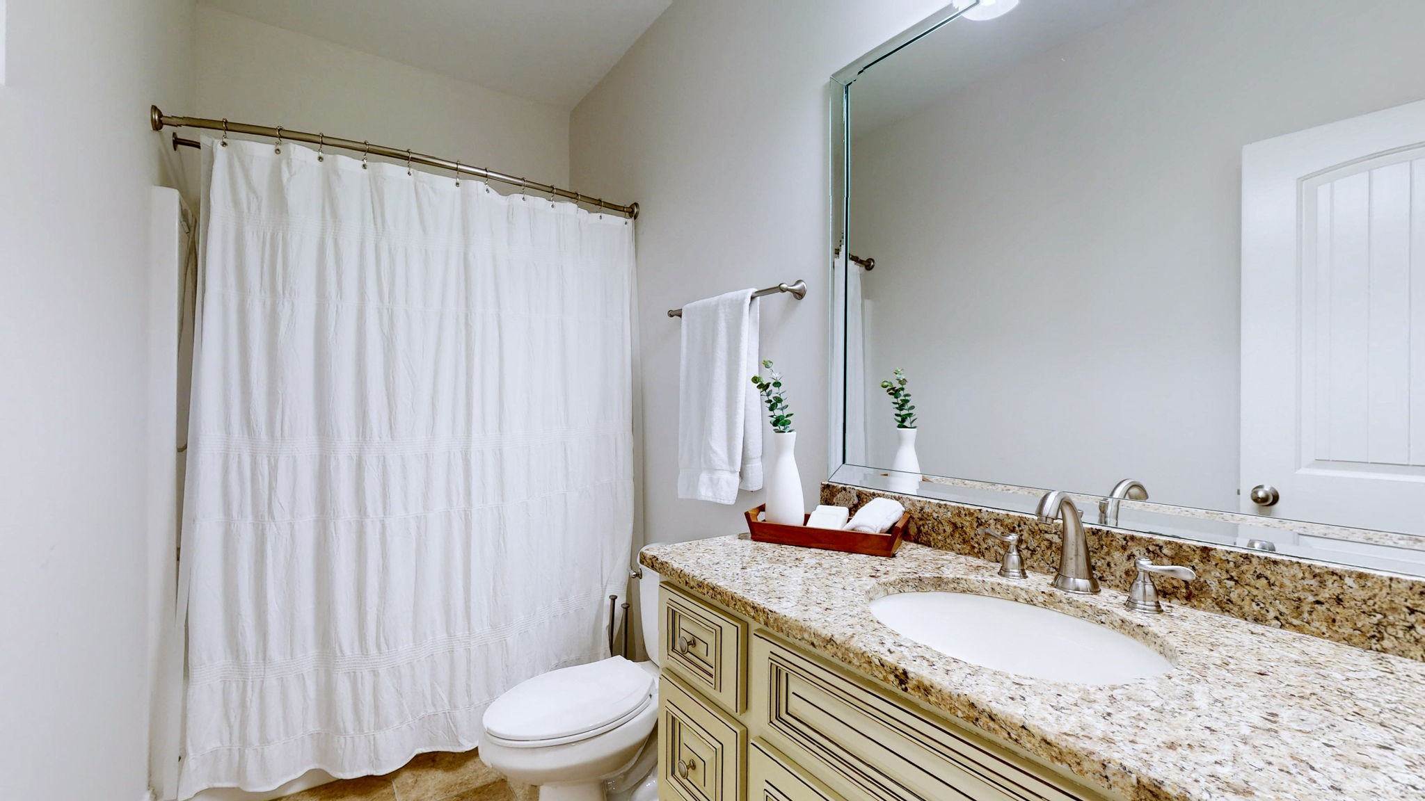 804 Twin View Dr