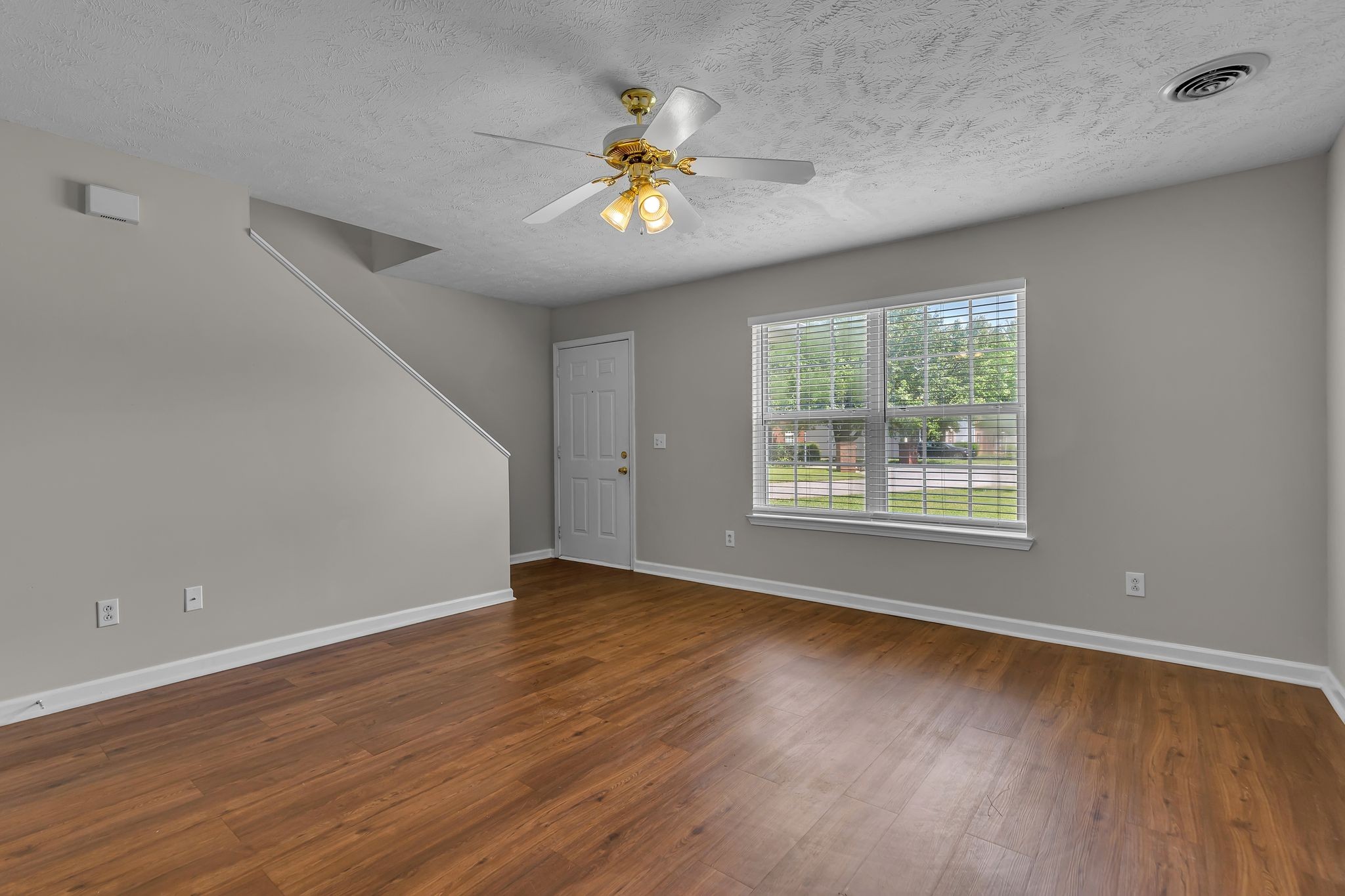 1507 Center Pointe Dr