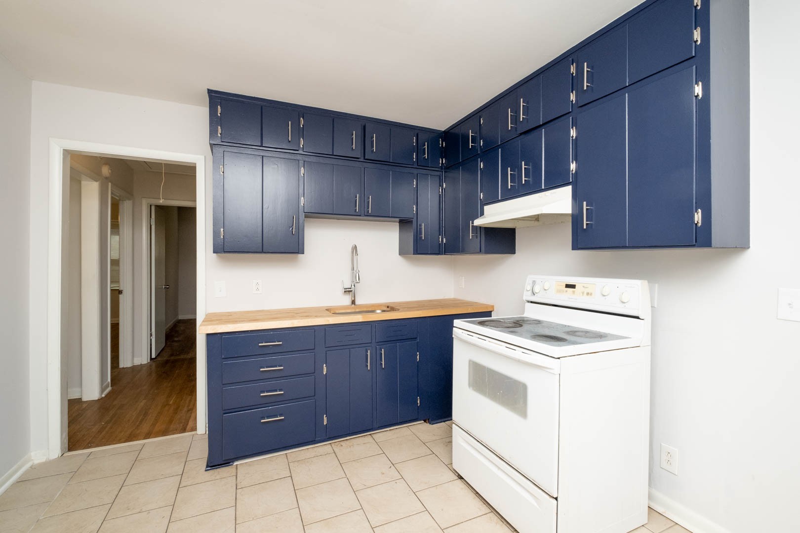 606 Village Ct