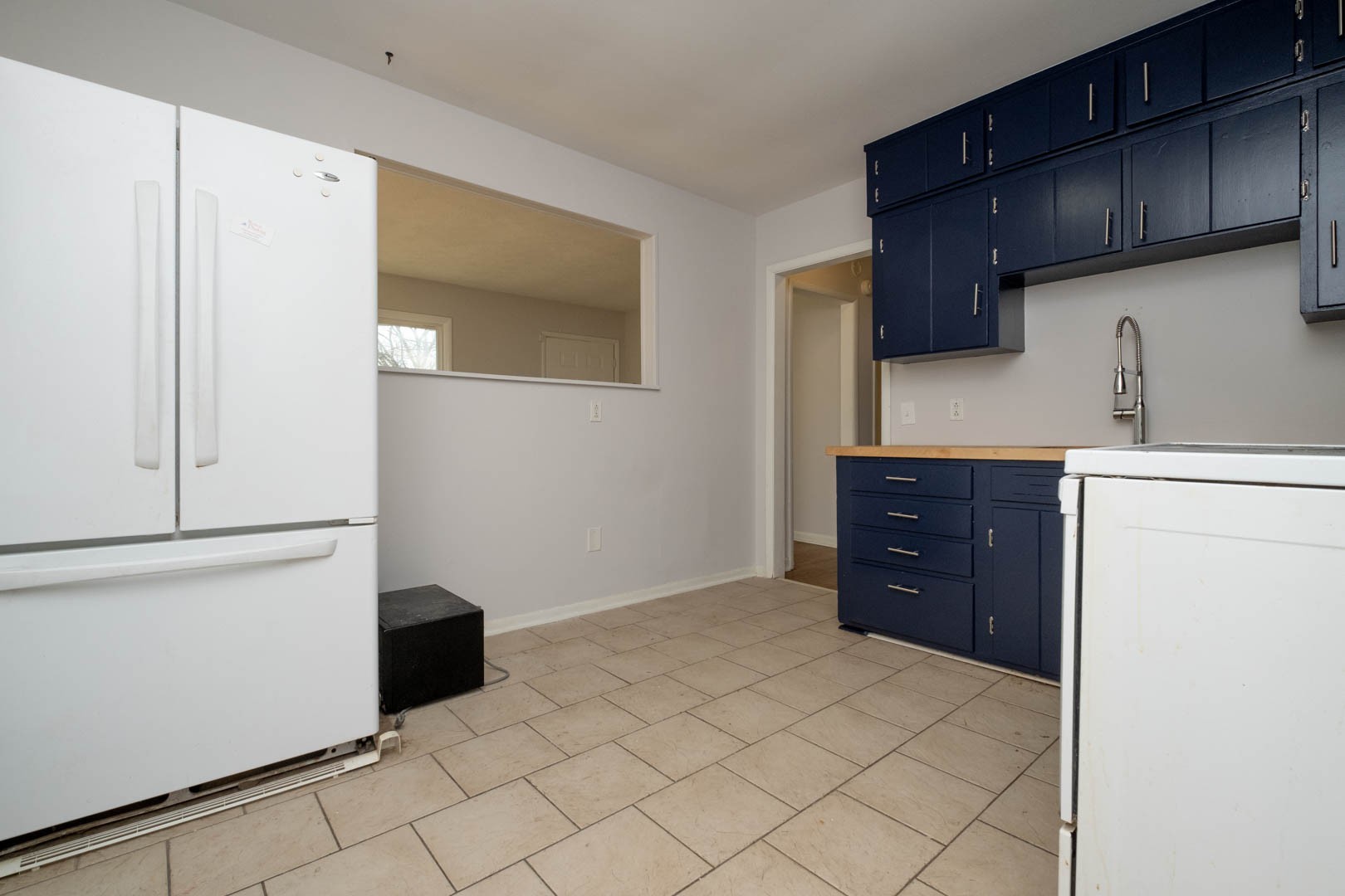 606 Village Ct