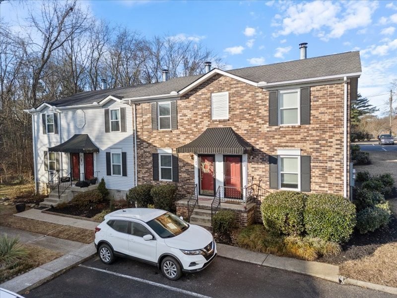 180 Edgewood Dr