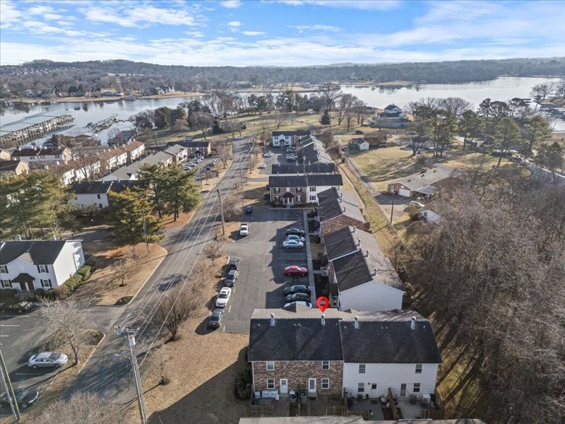 180 Edgewood Dr