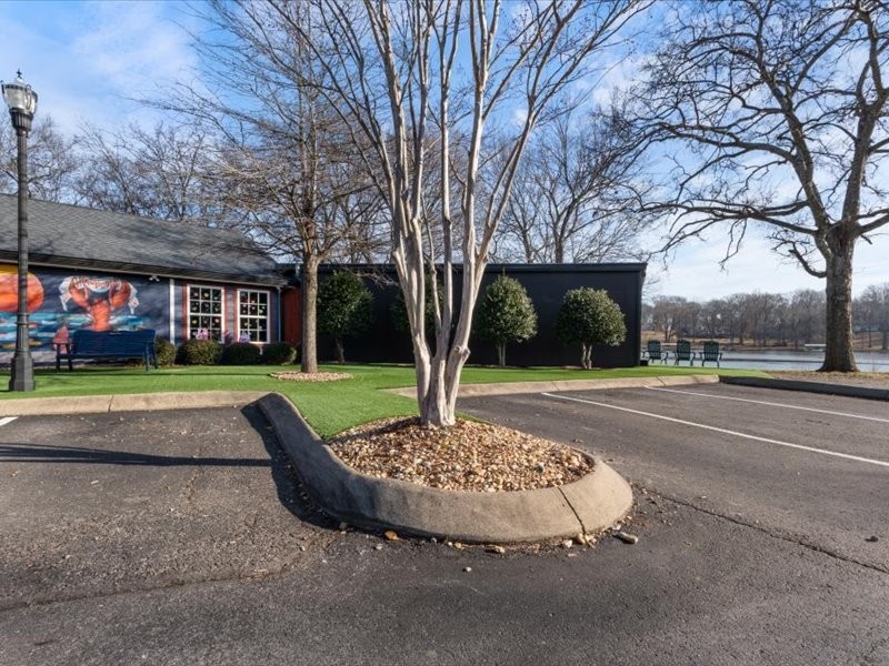 180 Edgewood Dr