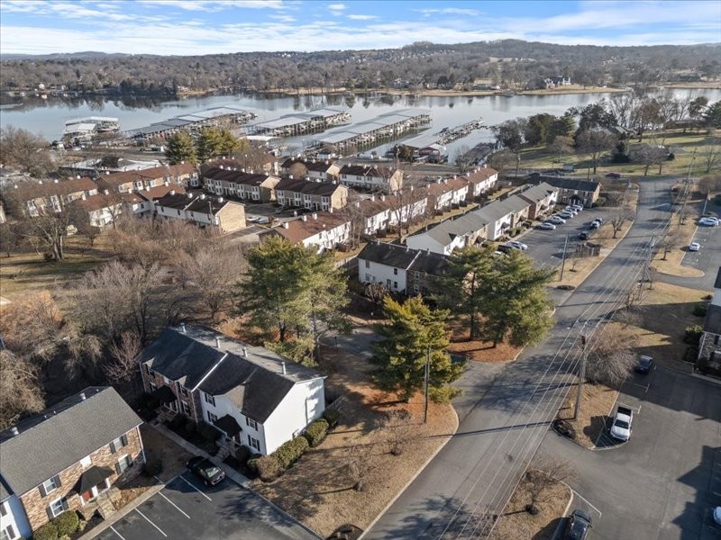 180 Edgewood Dr