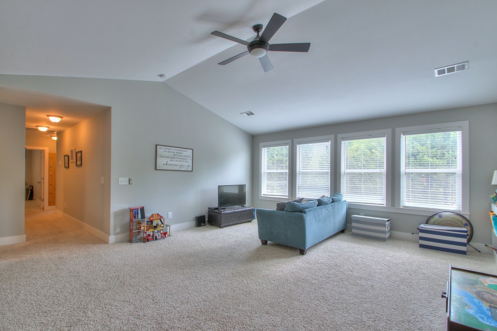 1113 Camden Cir
