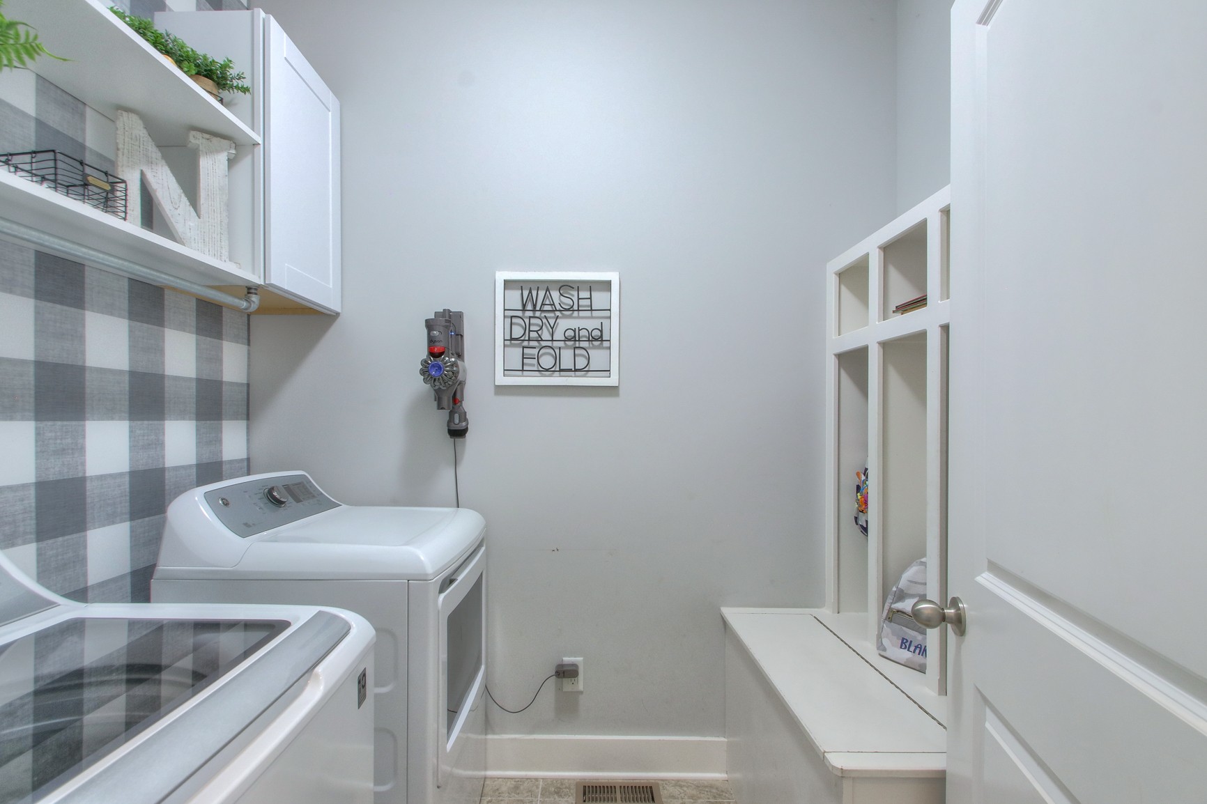 1113 Camden Cir