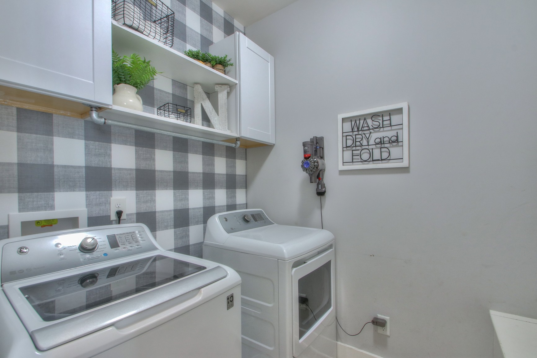 1113 Camden Cir
