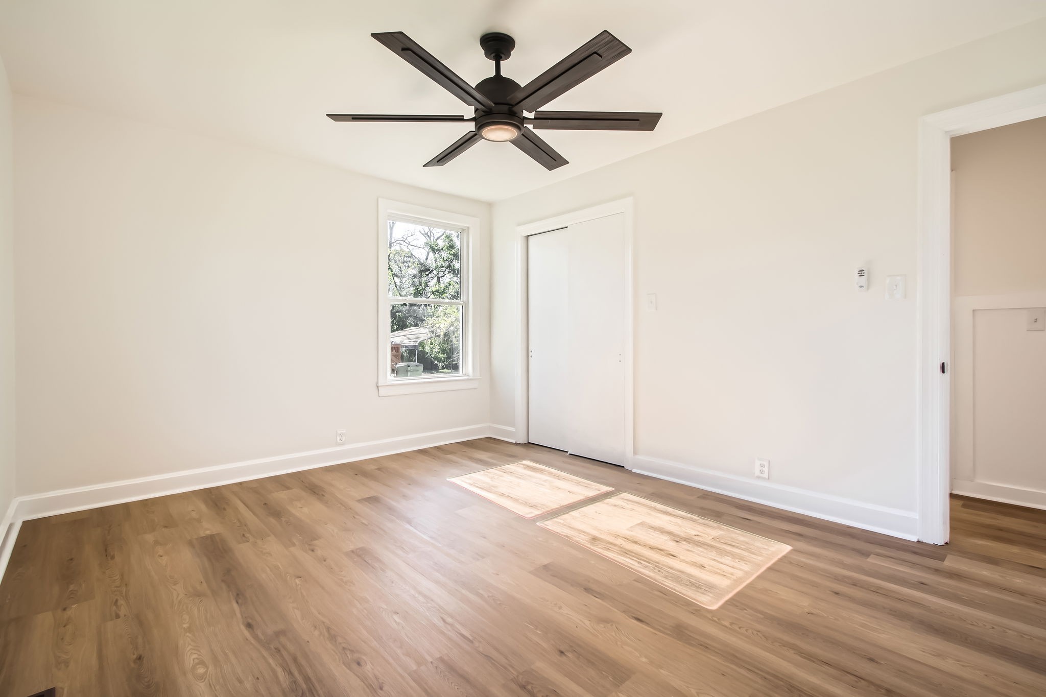 112 W Meade Dr