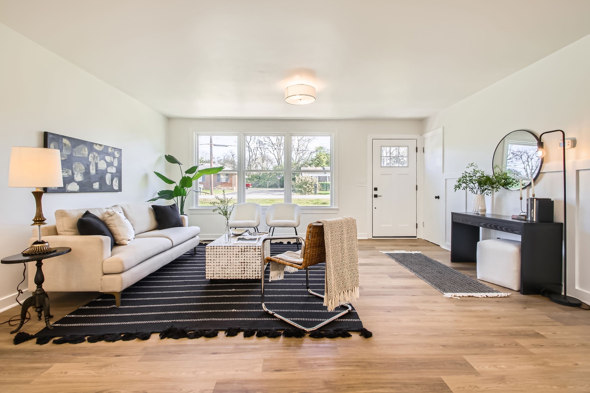 112 W Meade Dr