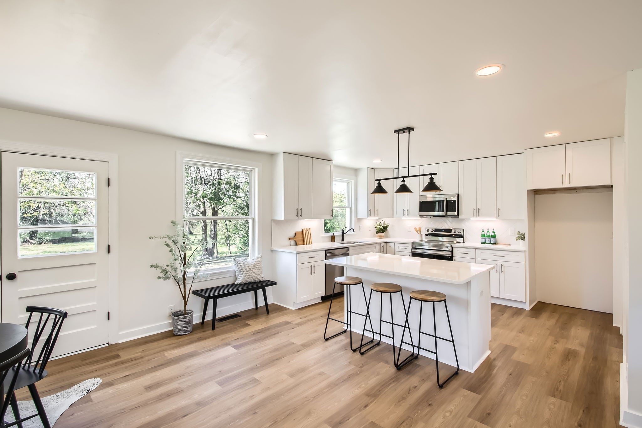 112 W Meade Dr