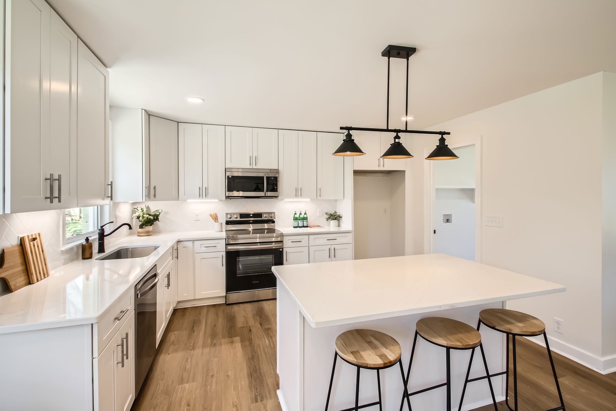 112 W Meade Dr