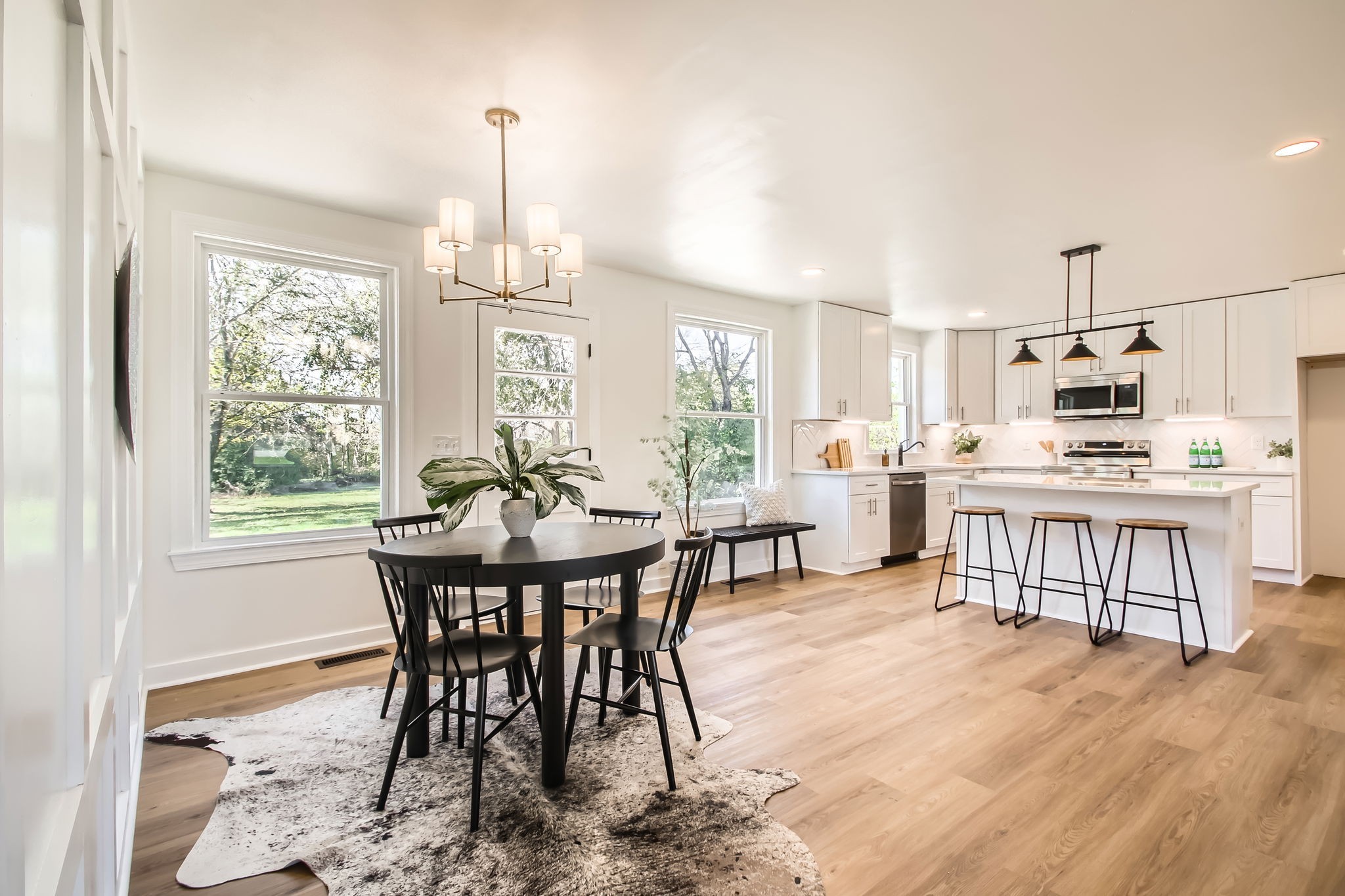 112 W Meade Dr