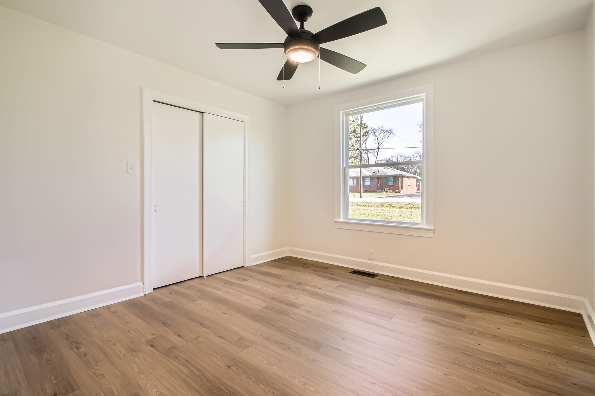112 W Meade Dr