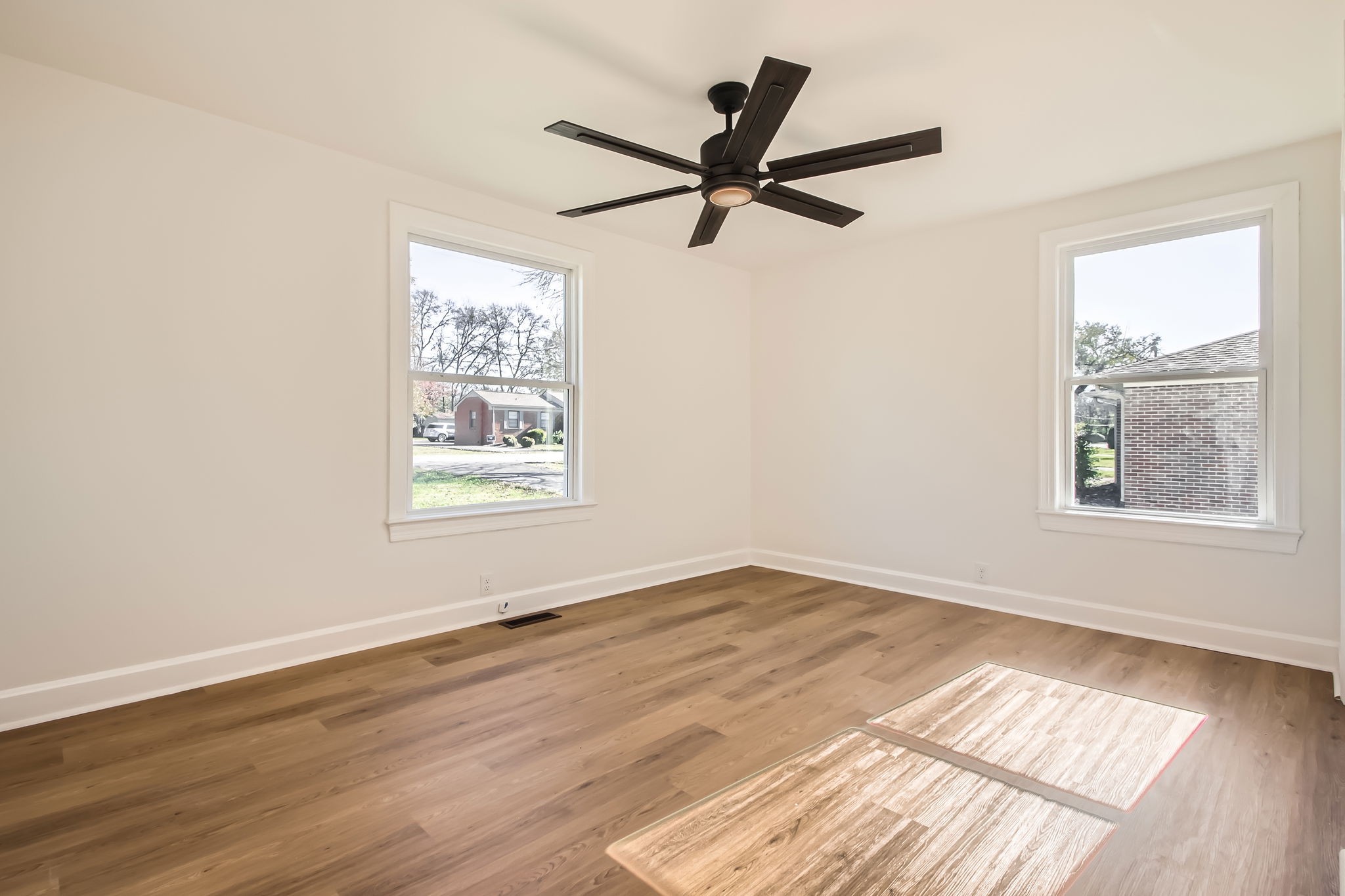 112 W Meade Dr