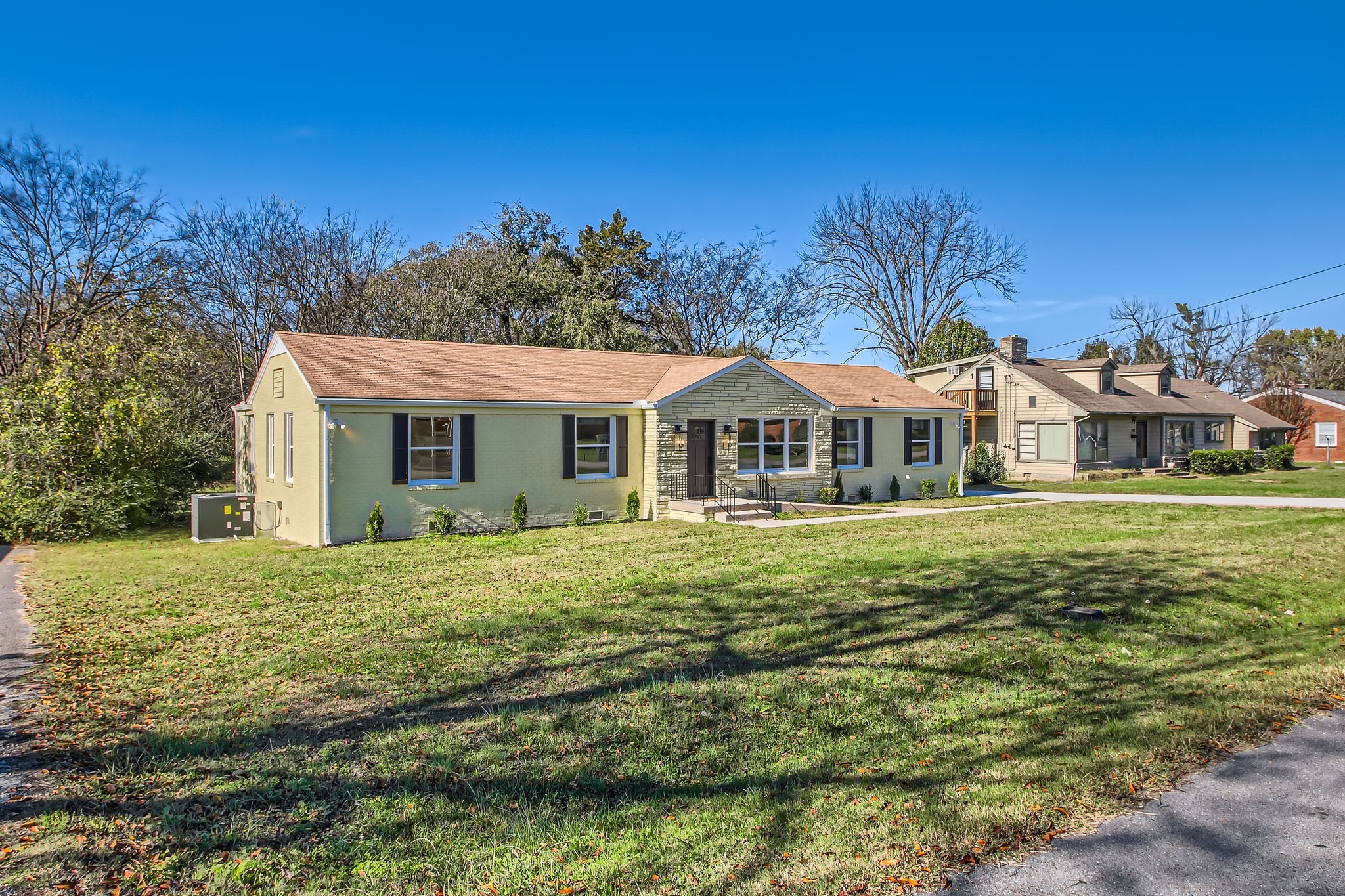 112 W Meade Dr