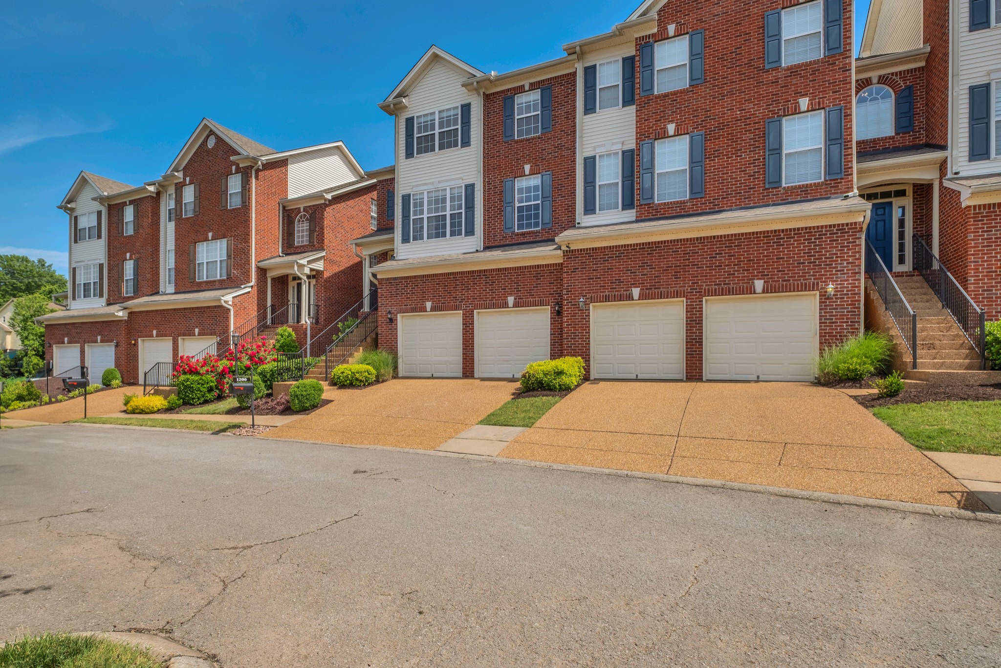 1206 Forest Lake Ct