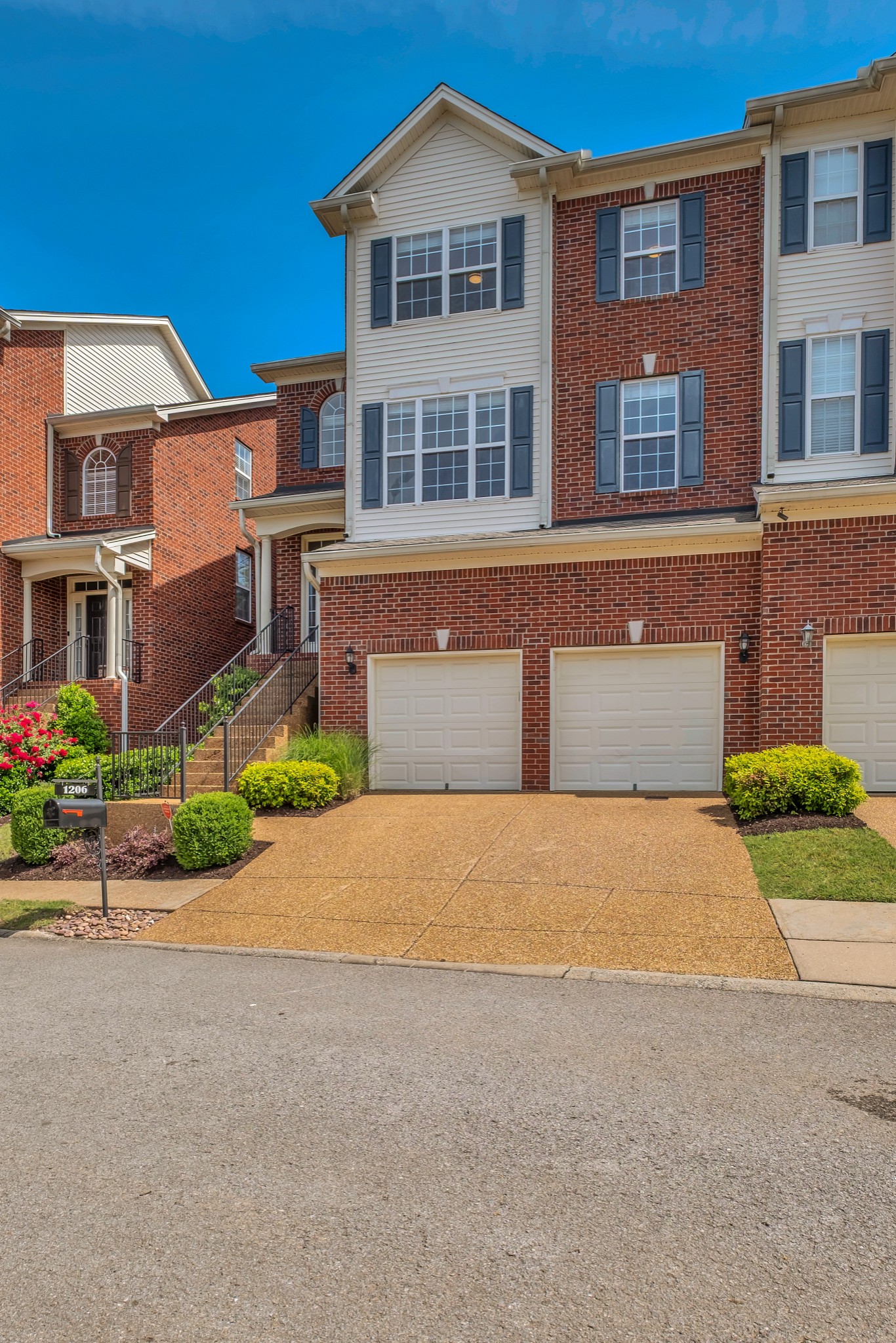 1206 Forest Lake Ct